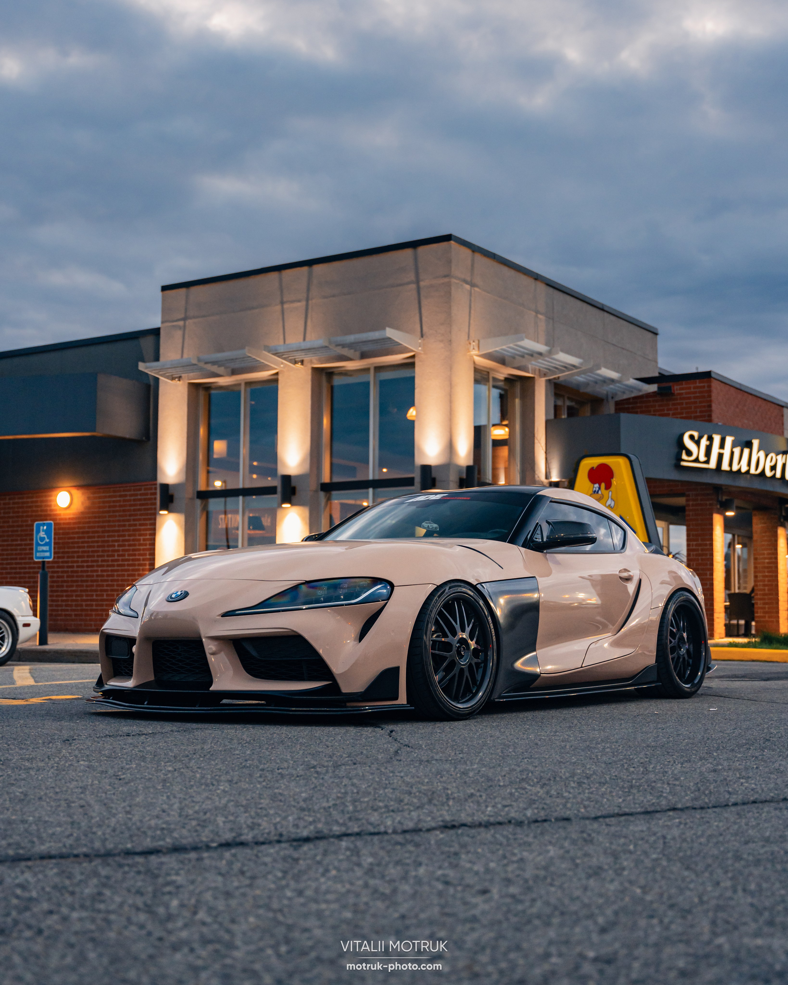 Car meet: 514 bimmers. Photographe de voitures à Paris — Vitalii Motruk