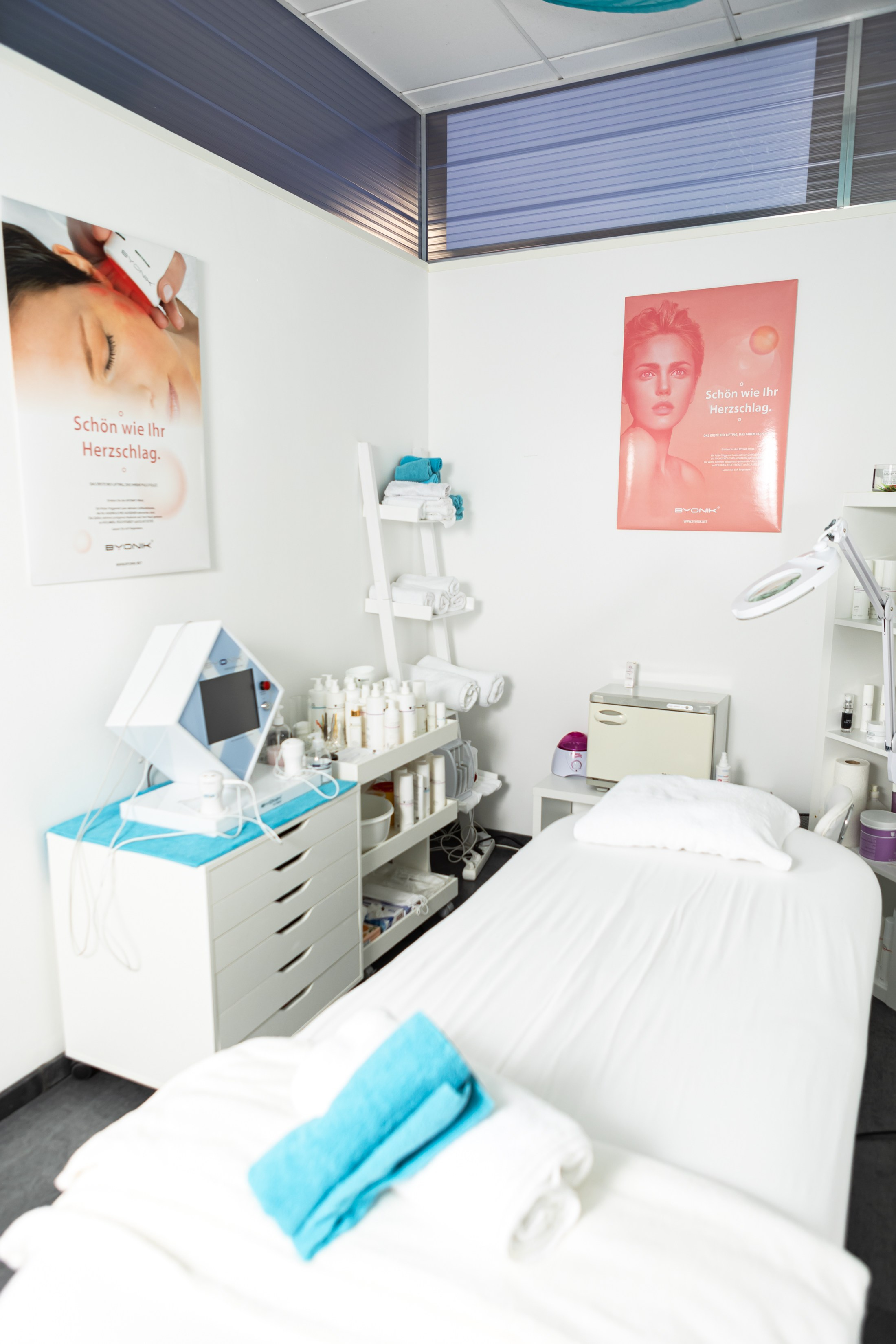 Nail & Beauty Lounge - by Ruslana. Adelya Tomin