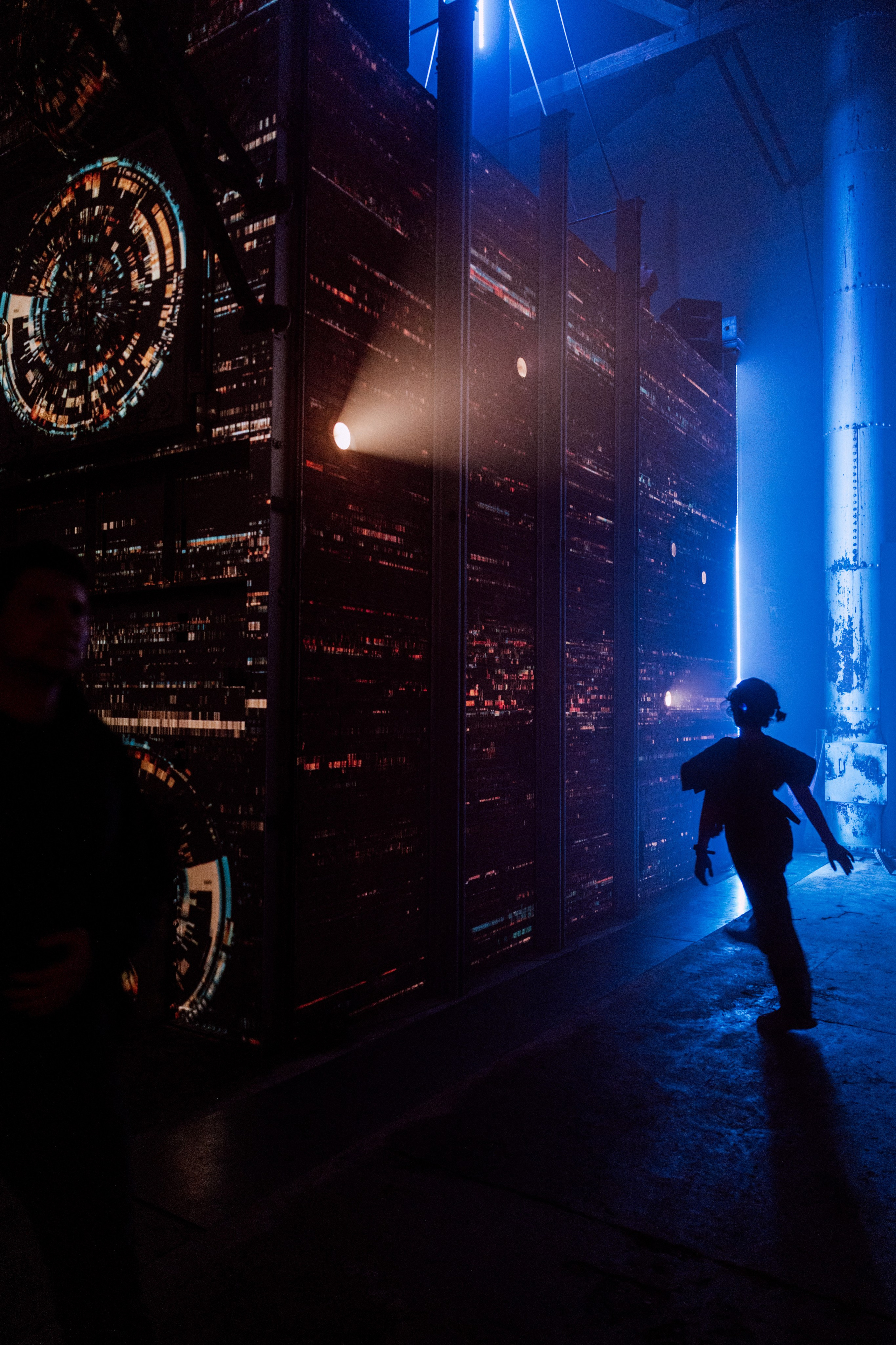 /ENGINE/ MULTIMEDIA INSTALLATION / CURIOSITY MEDIA LAB. Tim Katerinko — Visual Storytelling for Brands, Culture & Events