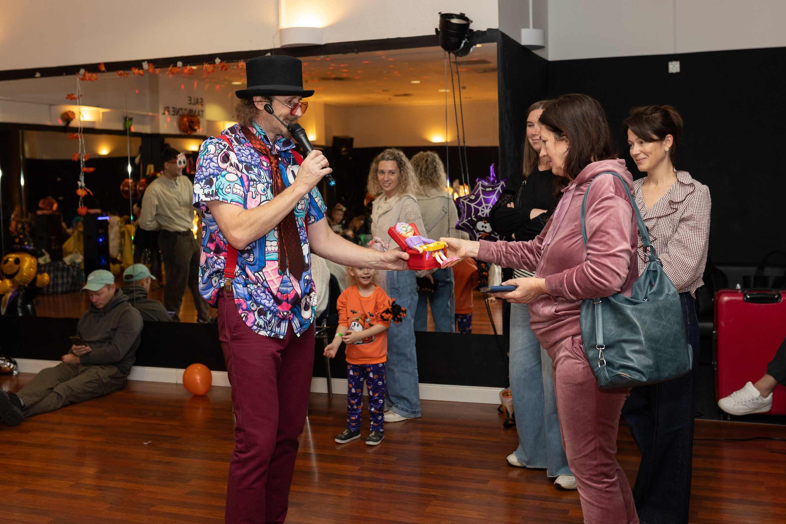 Leo dance studio Helloween 2025. Семейный и детский фотограф в Варшаве Мила Бобровская