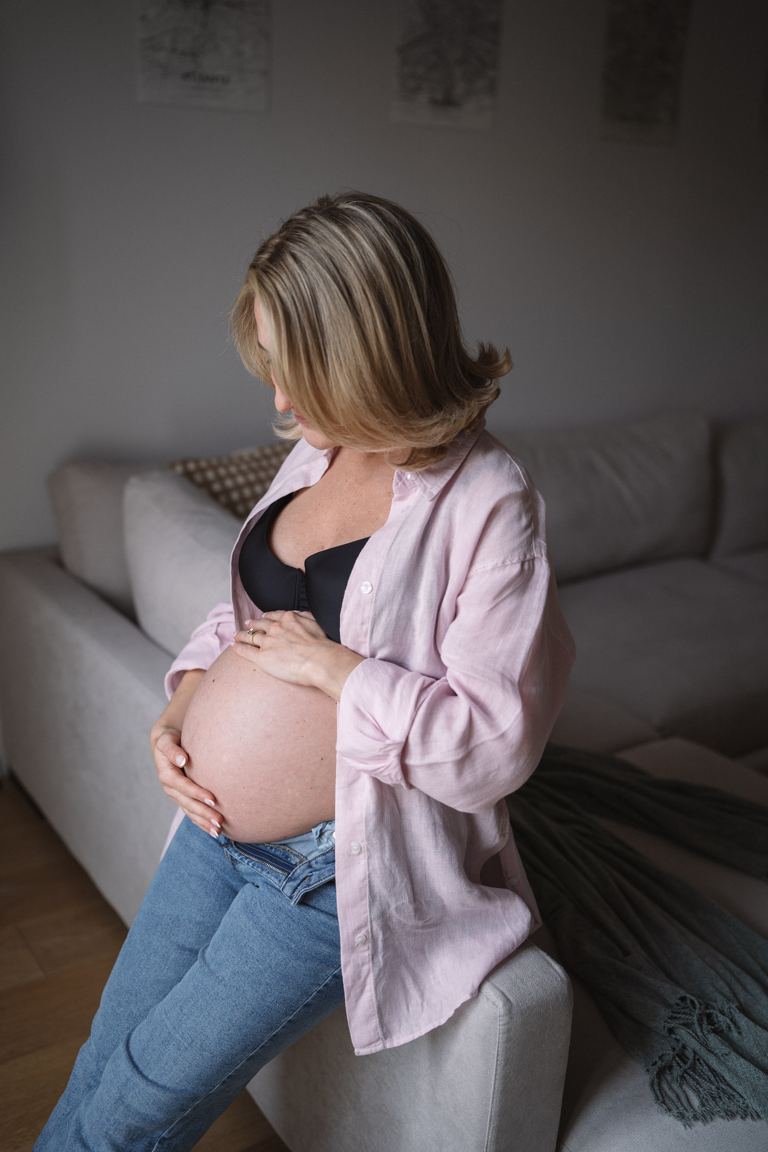 Pregnancy and family portrait photographer. maternity photoshoot. Photographer in Madrid, Spain. Alyona Belyaninova