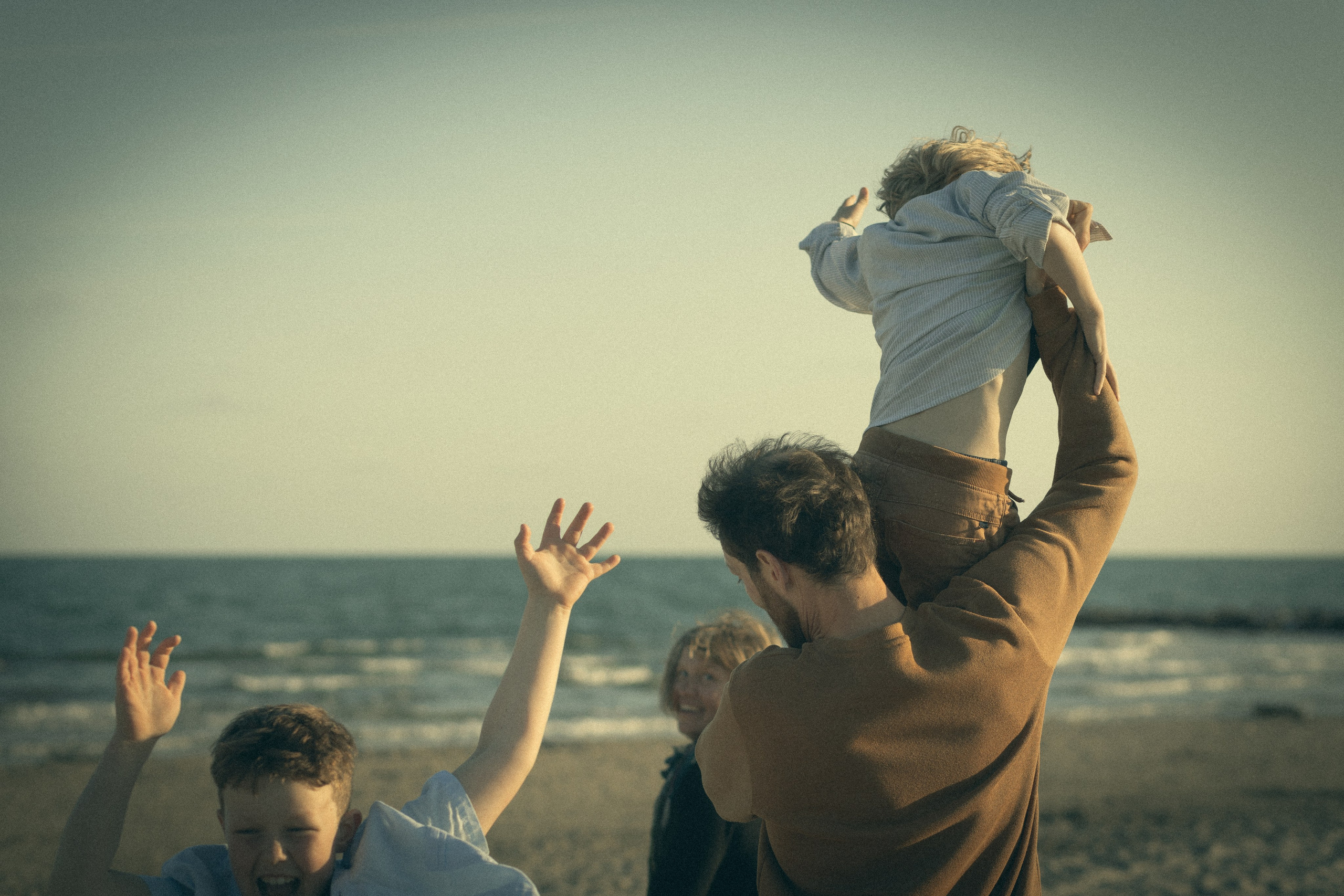 Memories. Histoires d’amour, séances photos de famille et de mariage en France