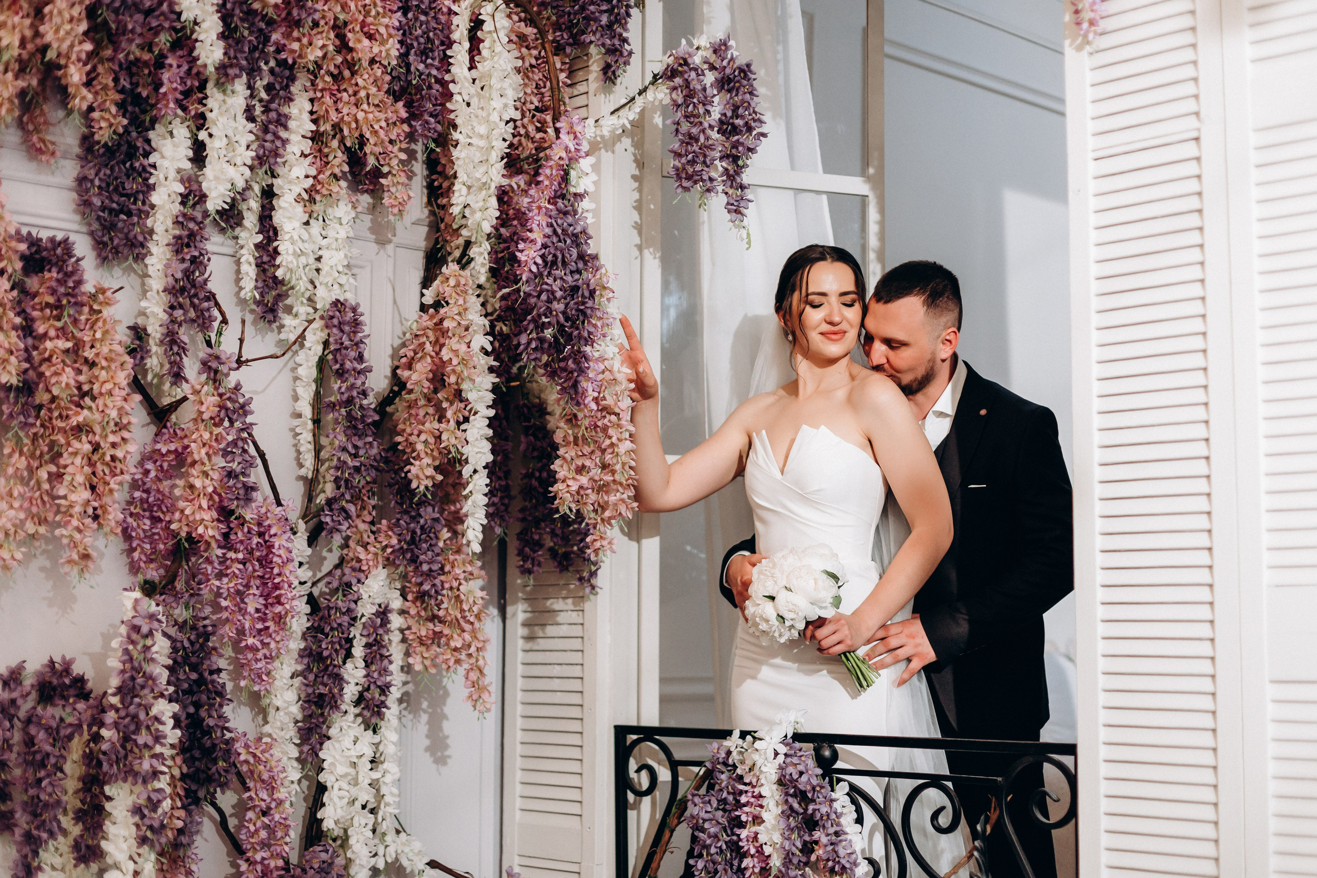 White Wedding. Wedding and Family Photograph