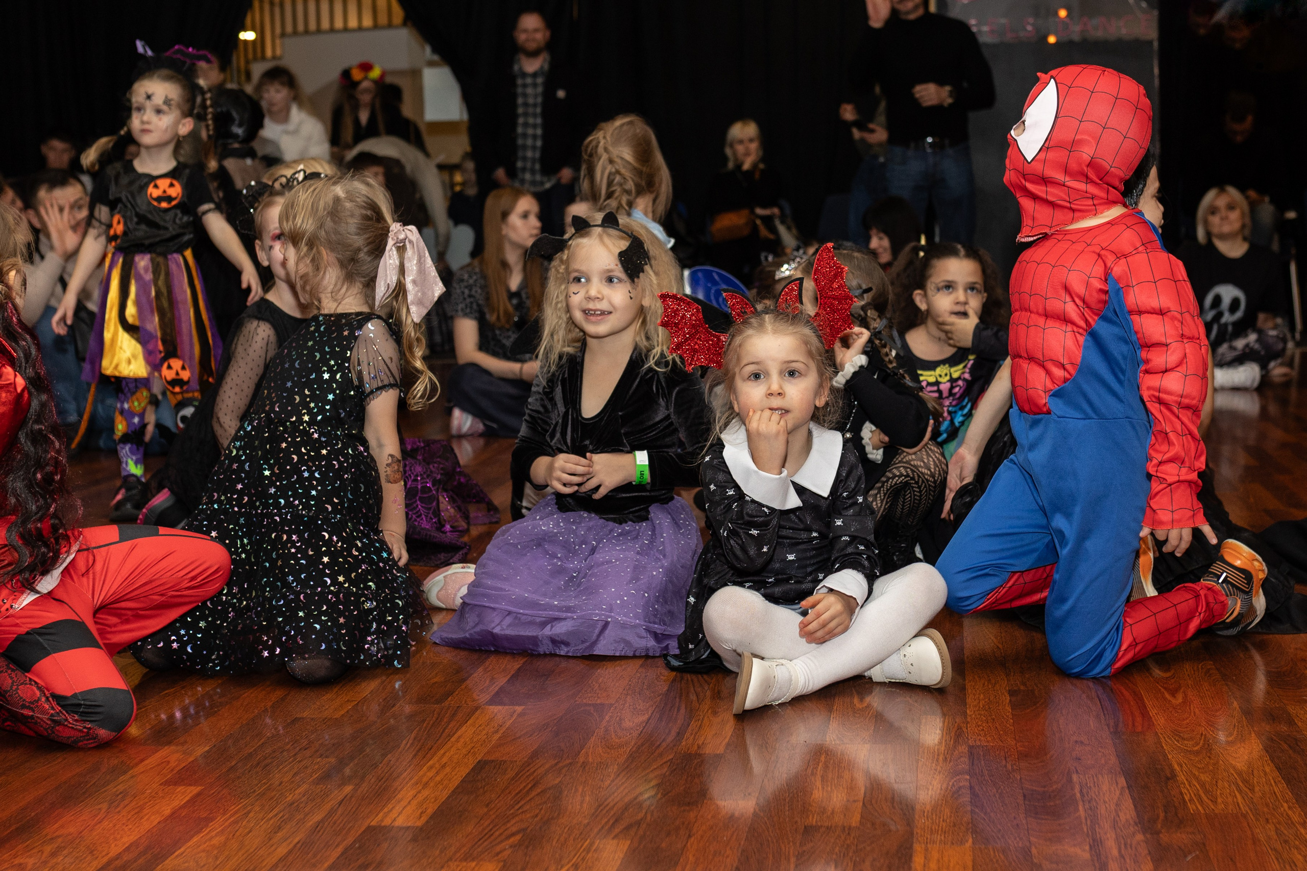 Leo dance studio Helloween 2025. Семейный и детский фотограф в Варшаве Мила Бобровская