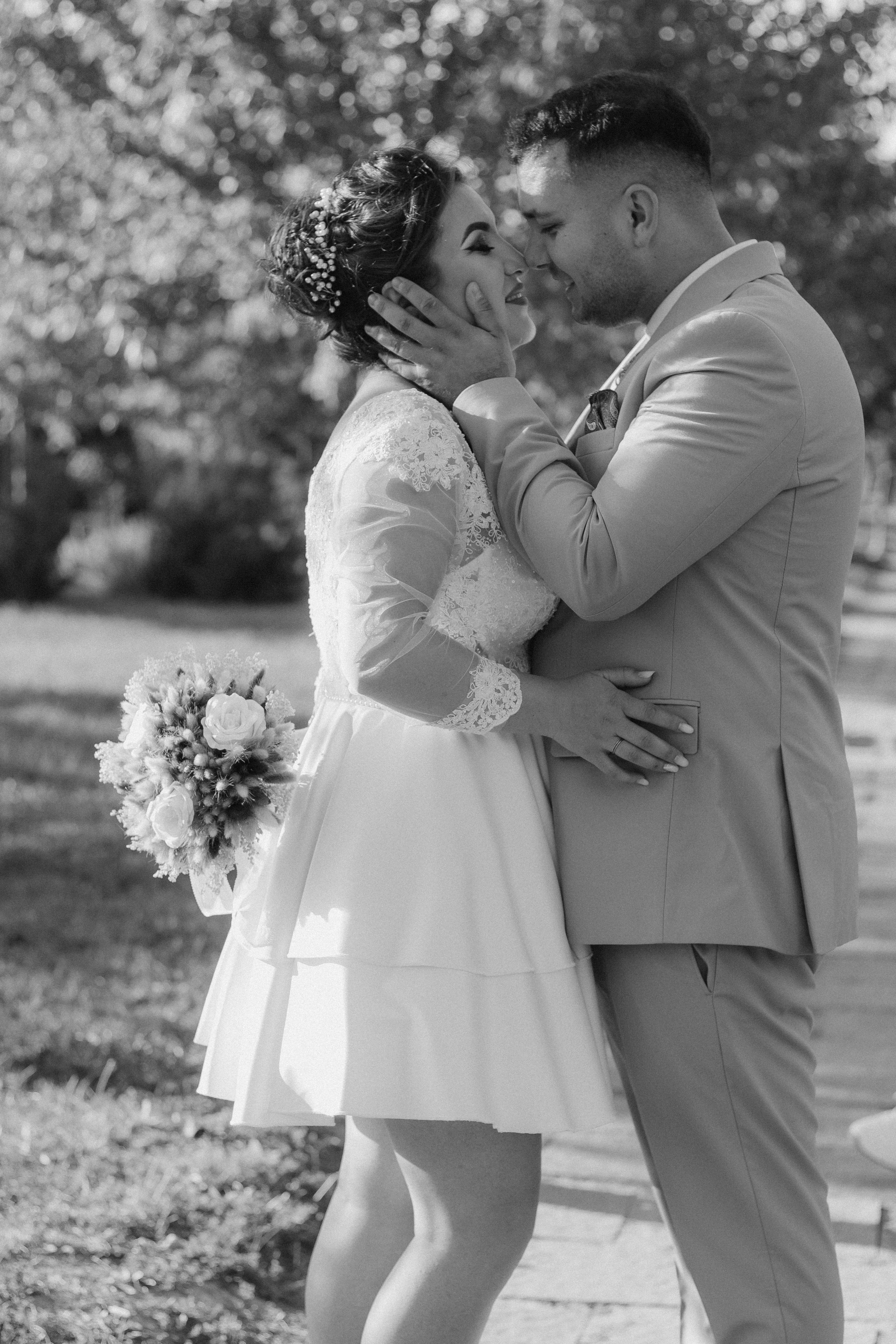 Ramona & Sebi. Fotograf si videograf — evenimente si studio