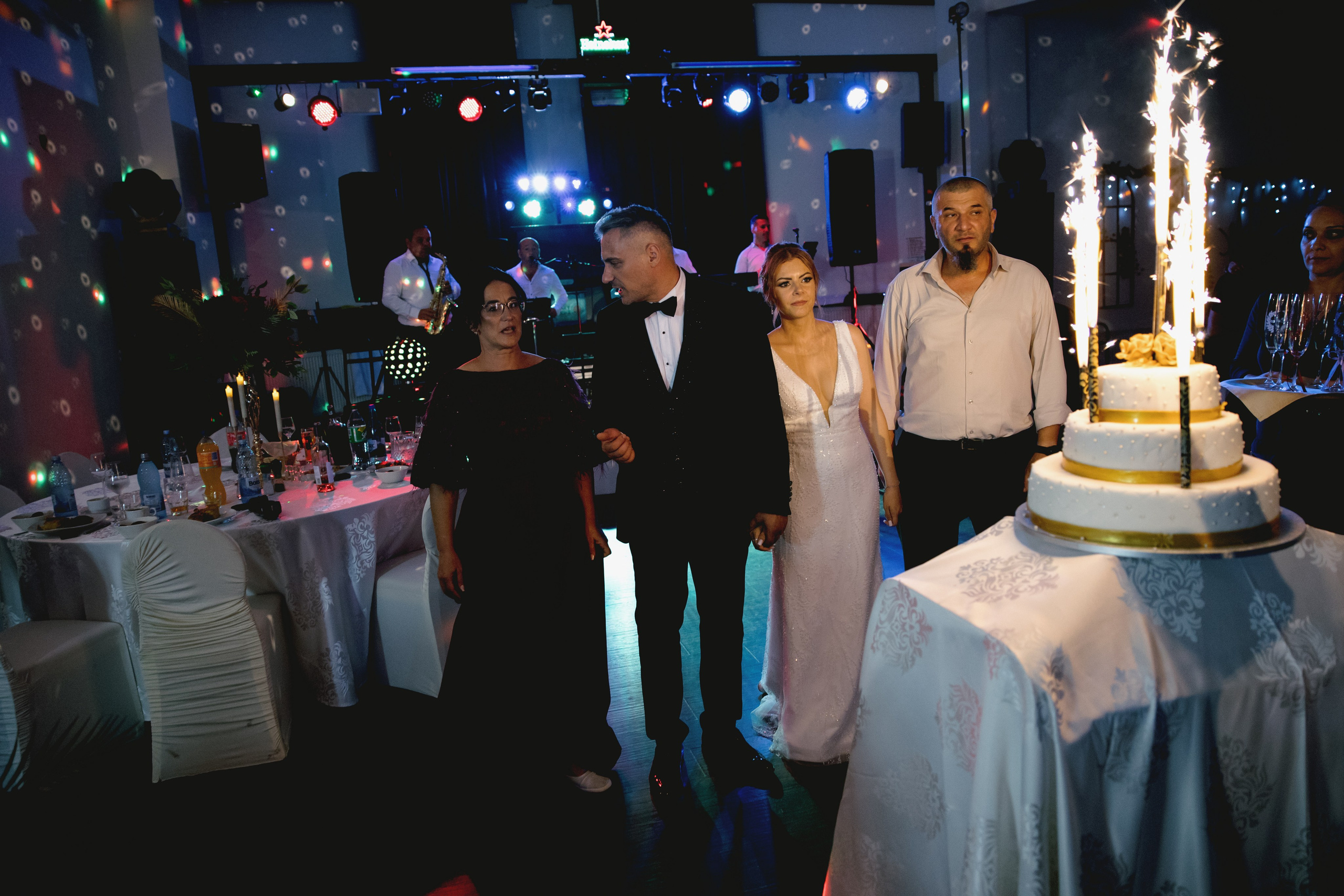 Kristine & Razvan - Rasnov. MDimaFotoStudio. Fotograf de nuntă, evenimente private și de familie