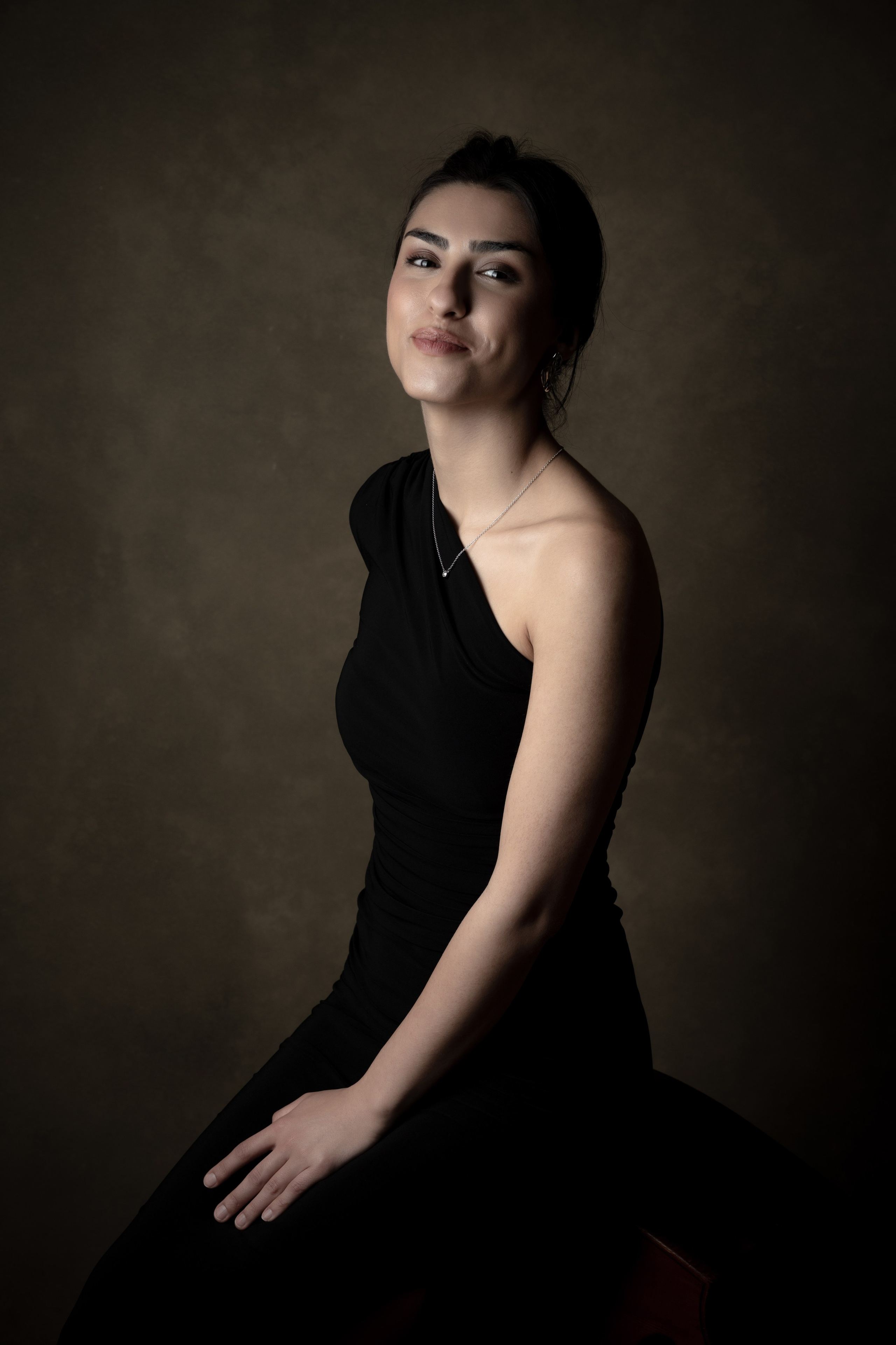 GÖKÇE. Portrait photographer in Germany and all over Europe Mischa Blank