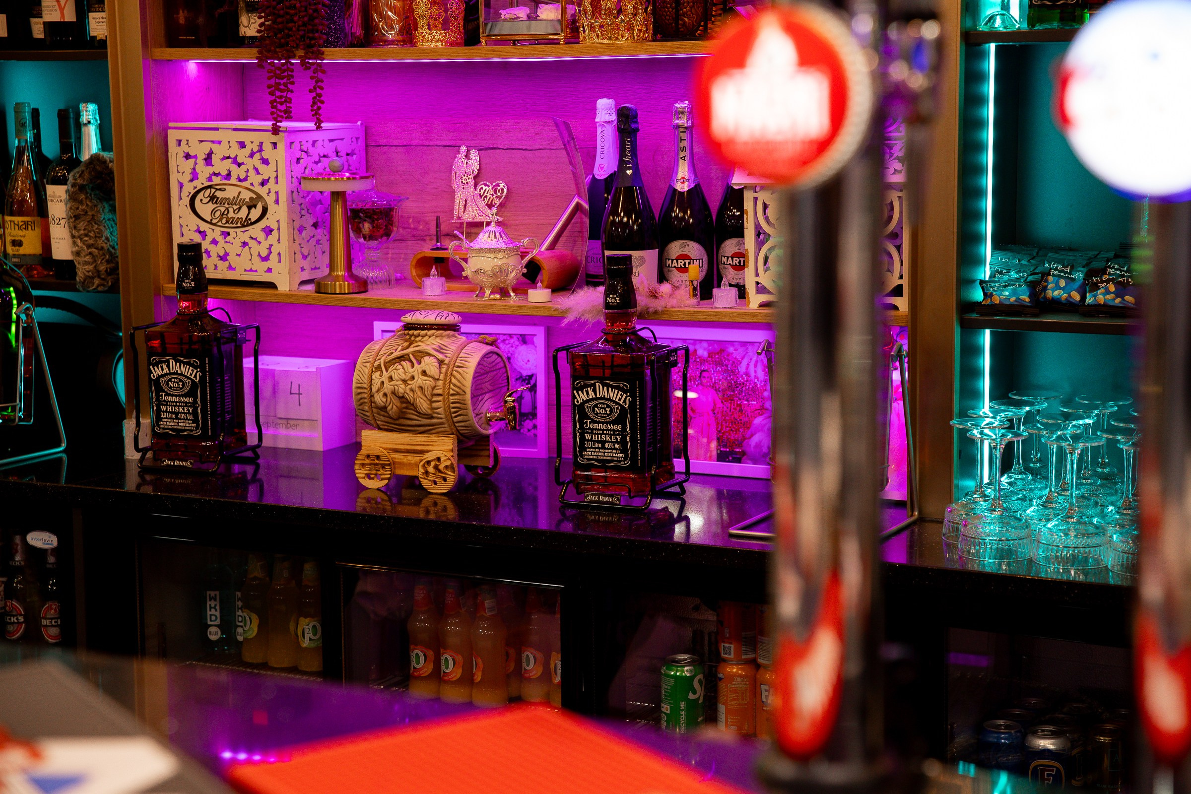 Parties. Https://valphoto.wfolio.pro/