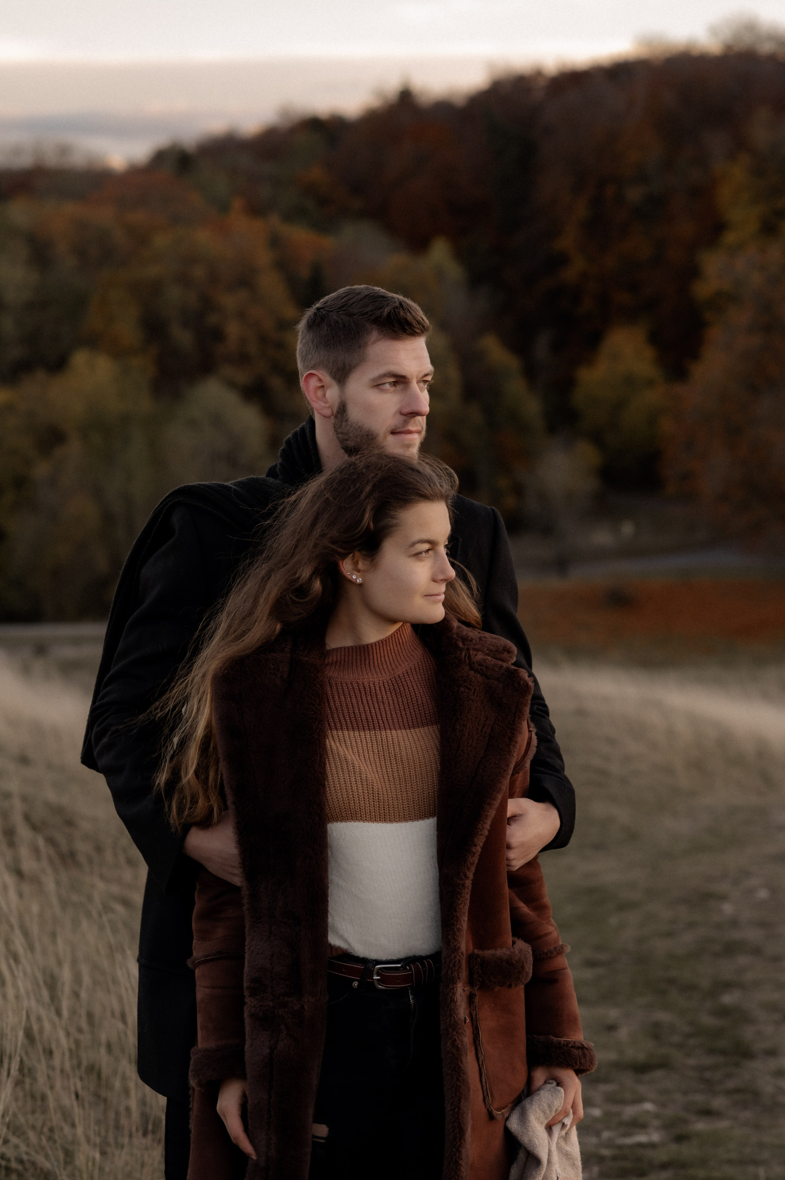 Wenn der Wind flüstert | Paarshooting am Gelben Berg. Фотограф в Нюрнберге Ирина Менерт из Ансбаха