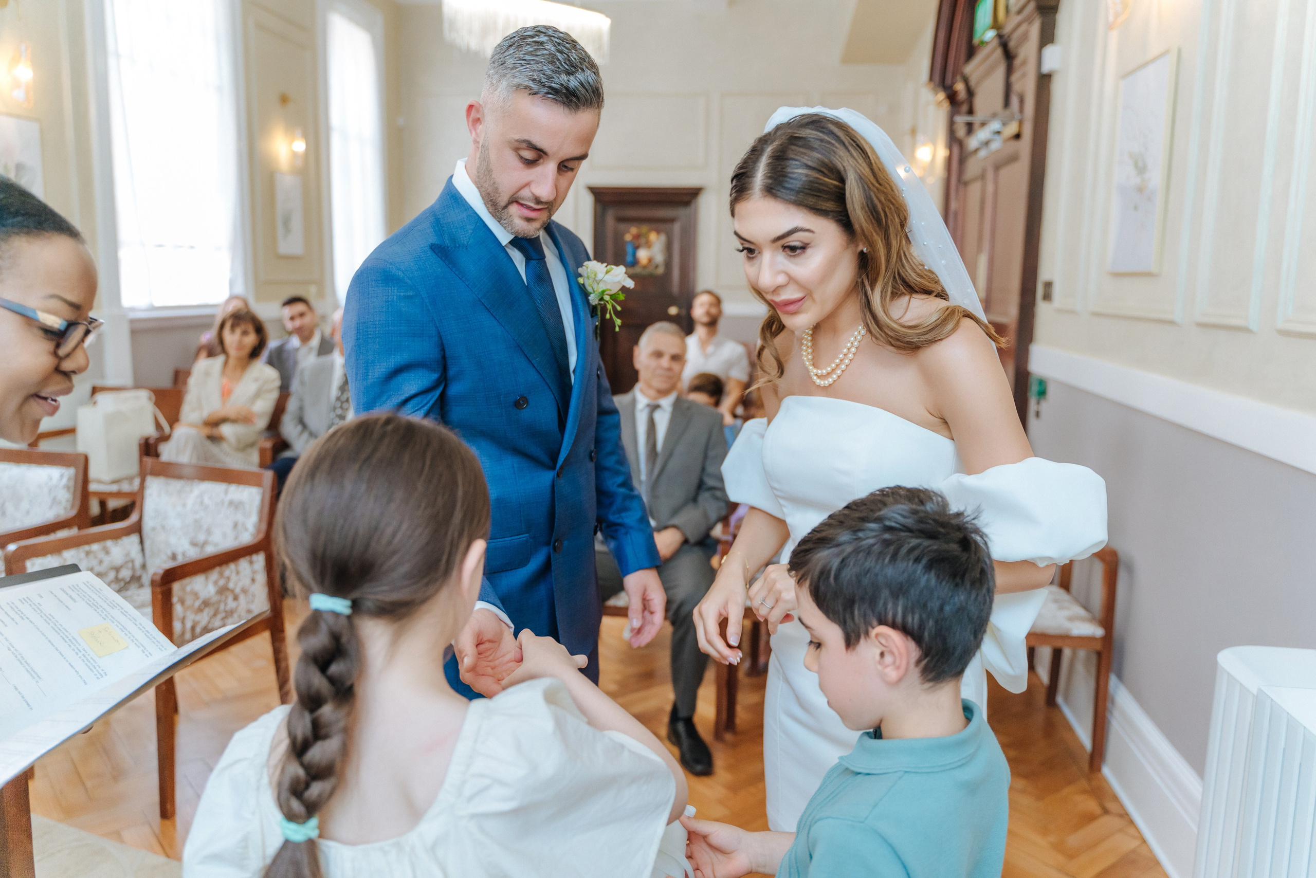 Civil ceremony at Chelsea Old Town Hall,  Wedding in Chelsea, Wedding in London,  wedding photographer in Chelsea, wedding photographer in London