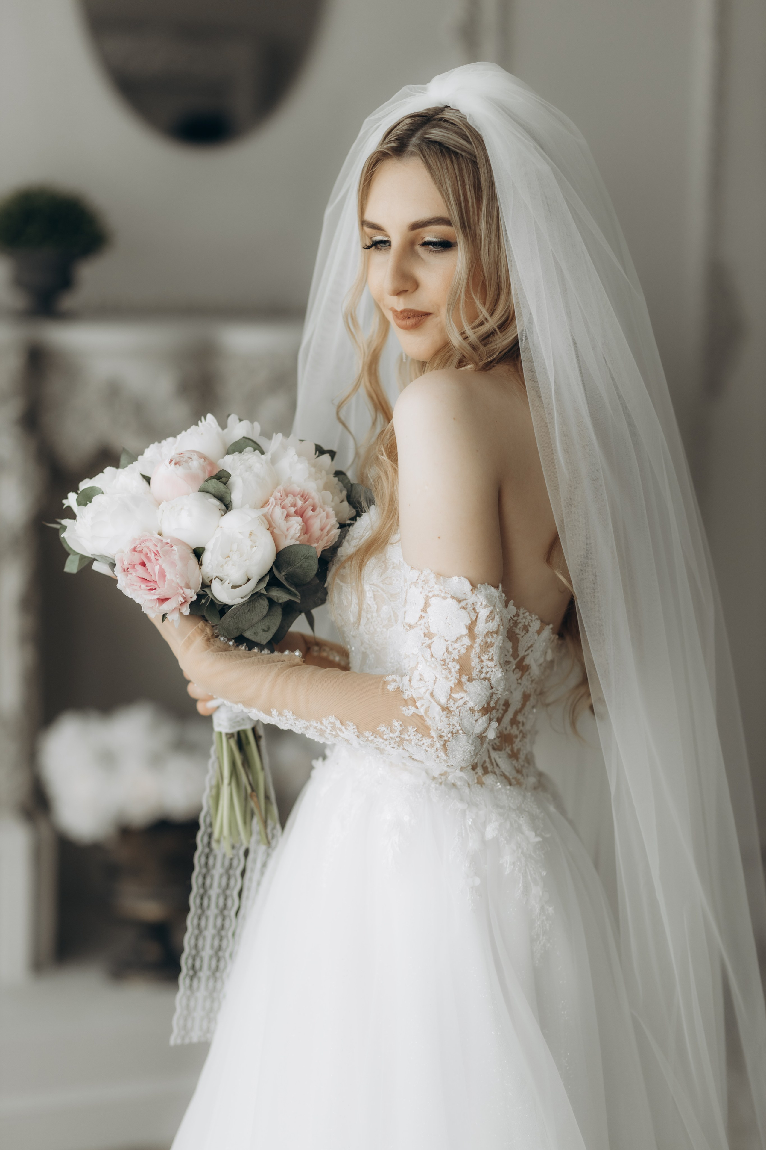 Nikolly & Constantin. Home