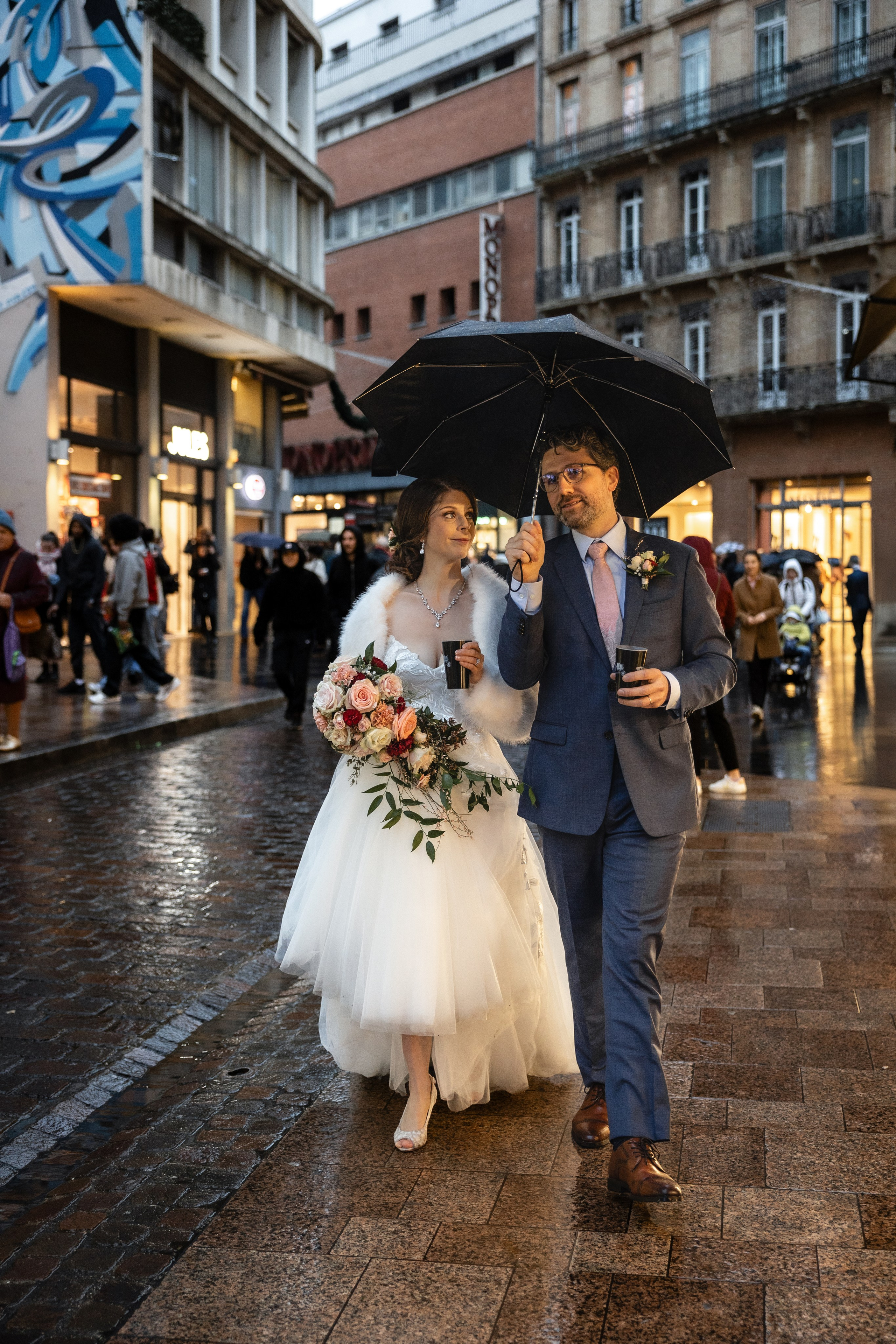 Christmas wedding to remember in Toulouse, Capitole. Gillian & Scott. Eugenie Smirnova — wedding, corporate and lifestyle photographer in Toulouse and Southwest France