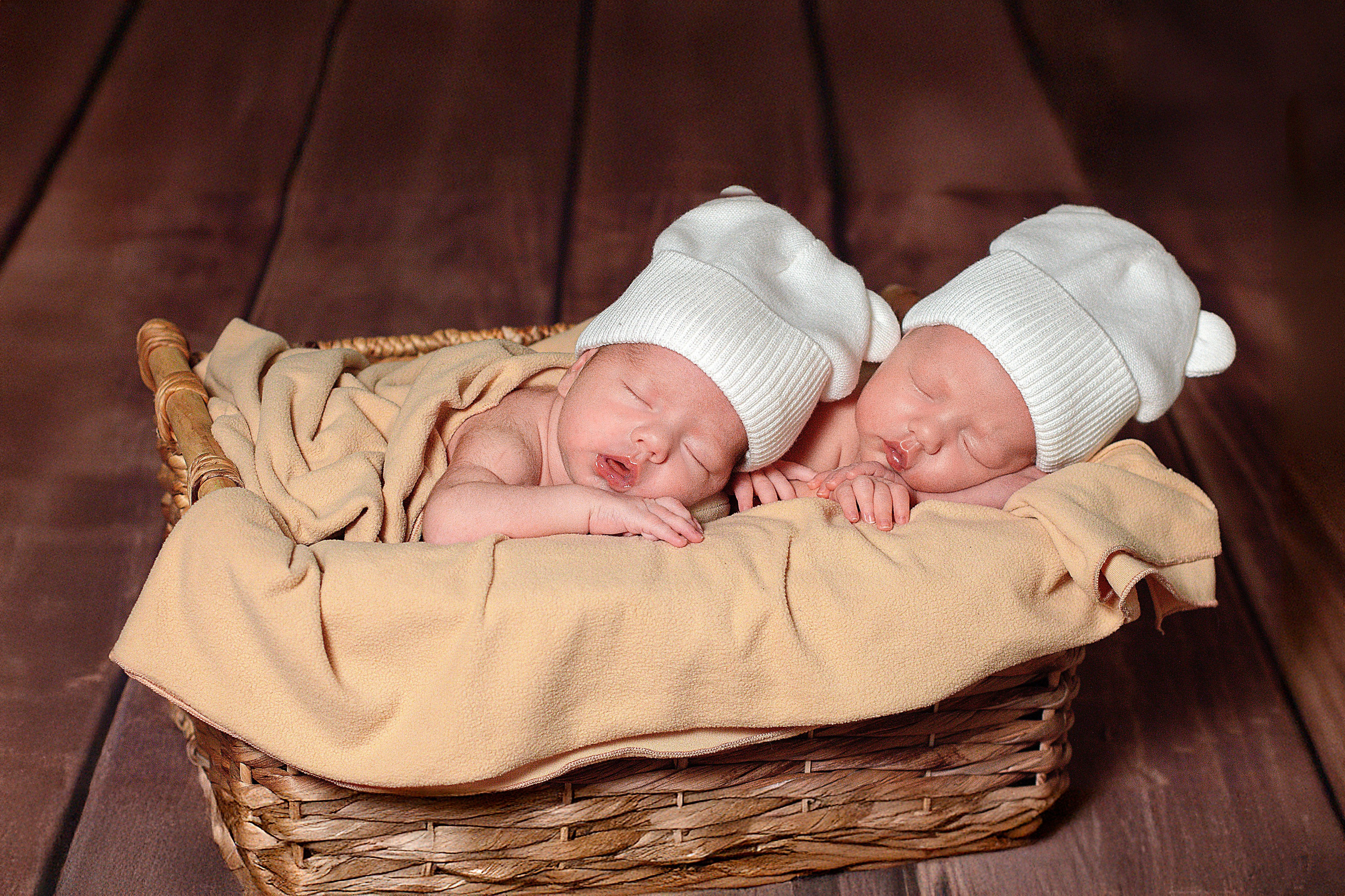 Newborn классическая. Детский и семейный фотограф в г. Бельцы