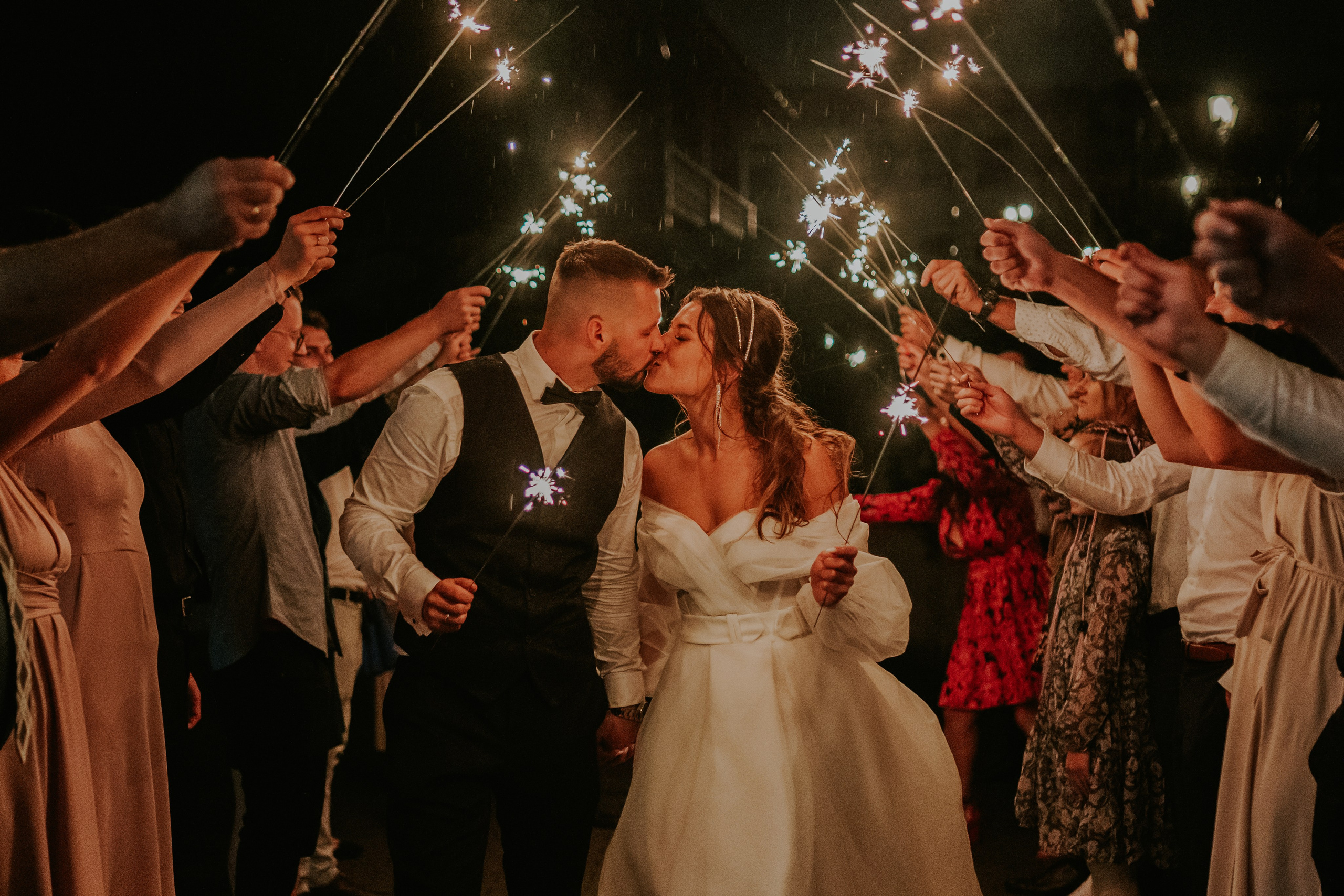 Sala Koralowa w Jaworzu: Opowieść o ślubie Nikoli i Kacpra. Karkowskafoto - fotografia miłości