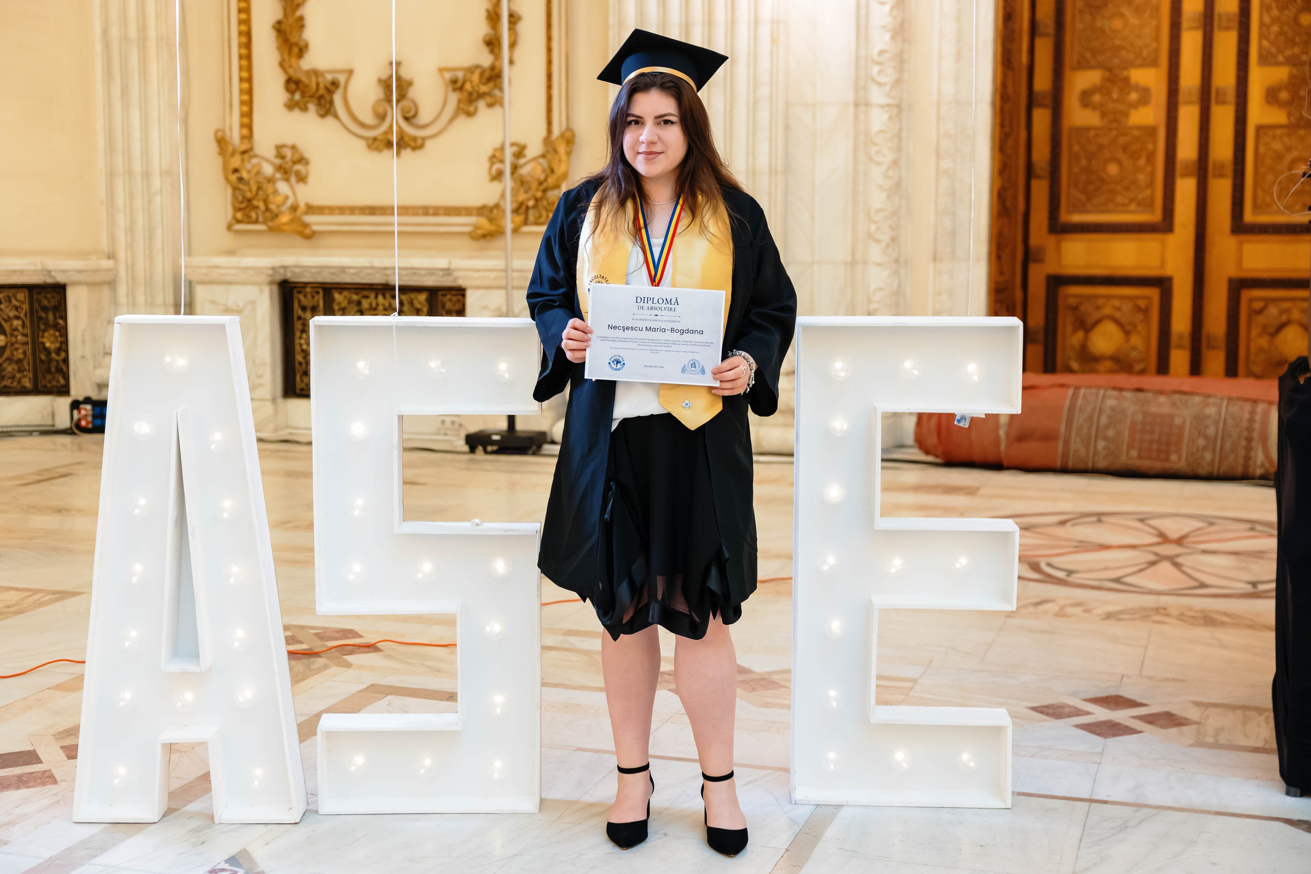 Festivitate de absolvire Universitatea ASE. MDimaFotoStudio. Fotograf de nuntă, evenimente private și de familie