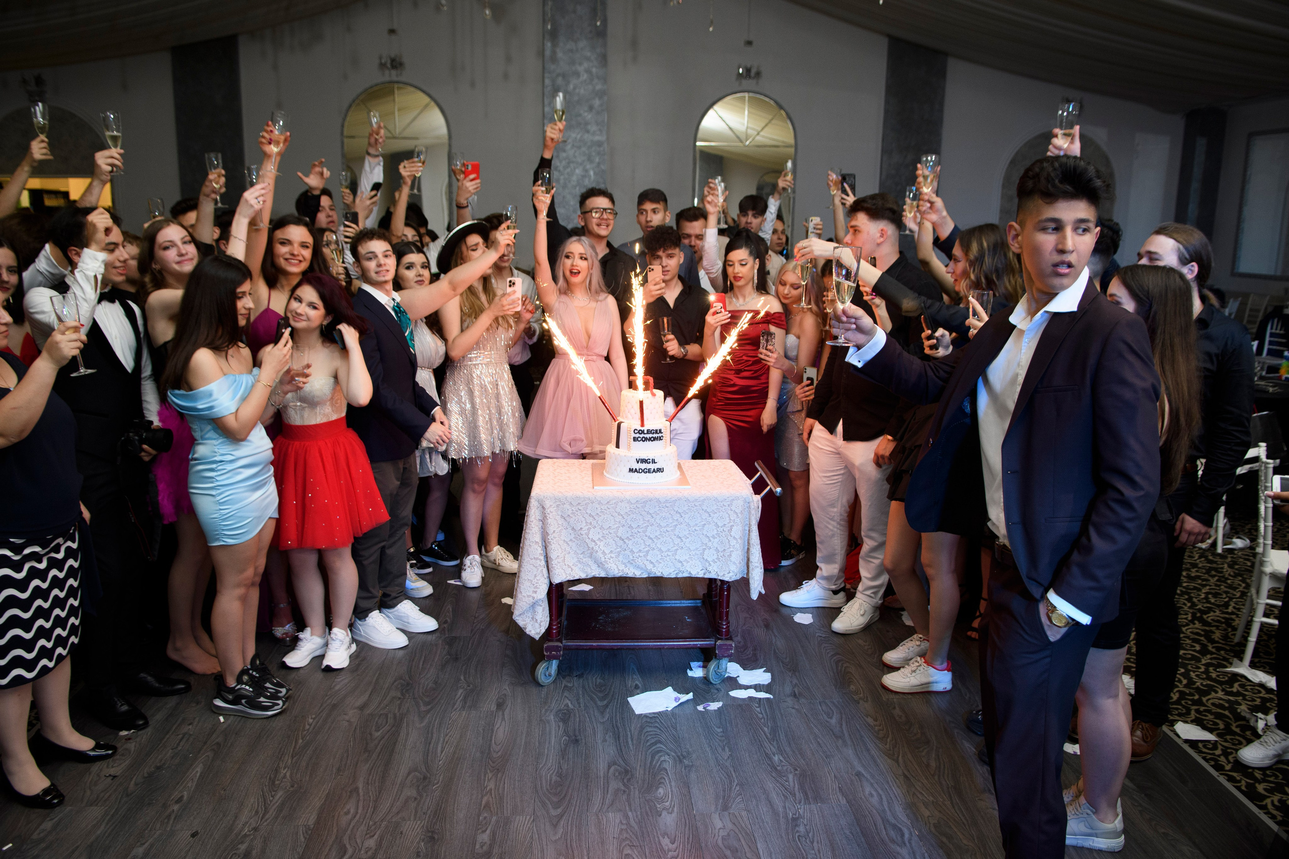 Bal liceul Virigil Magearu - Velveto. MDimaFotoStudio. Fotograf de nuntă, evenimente private și de familie