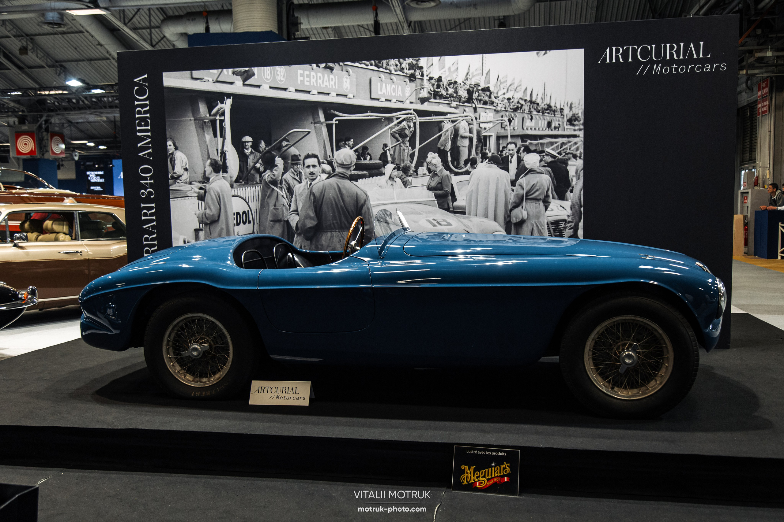 Retromobile 2023. Photographer in Paris — Vitalii Motruk