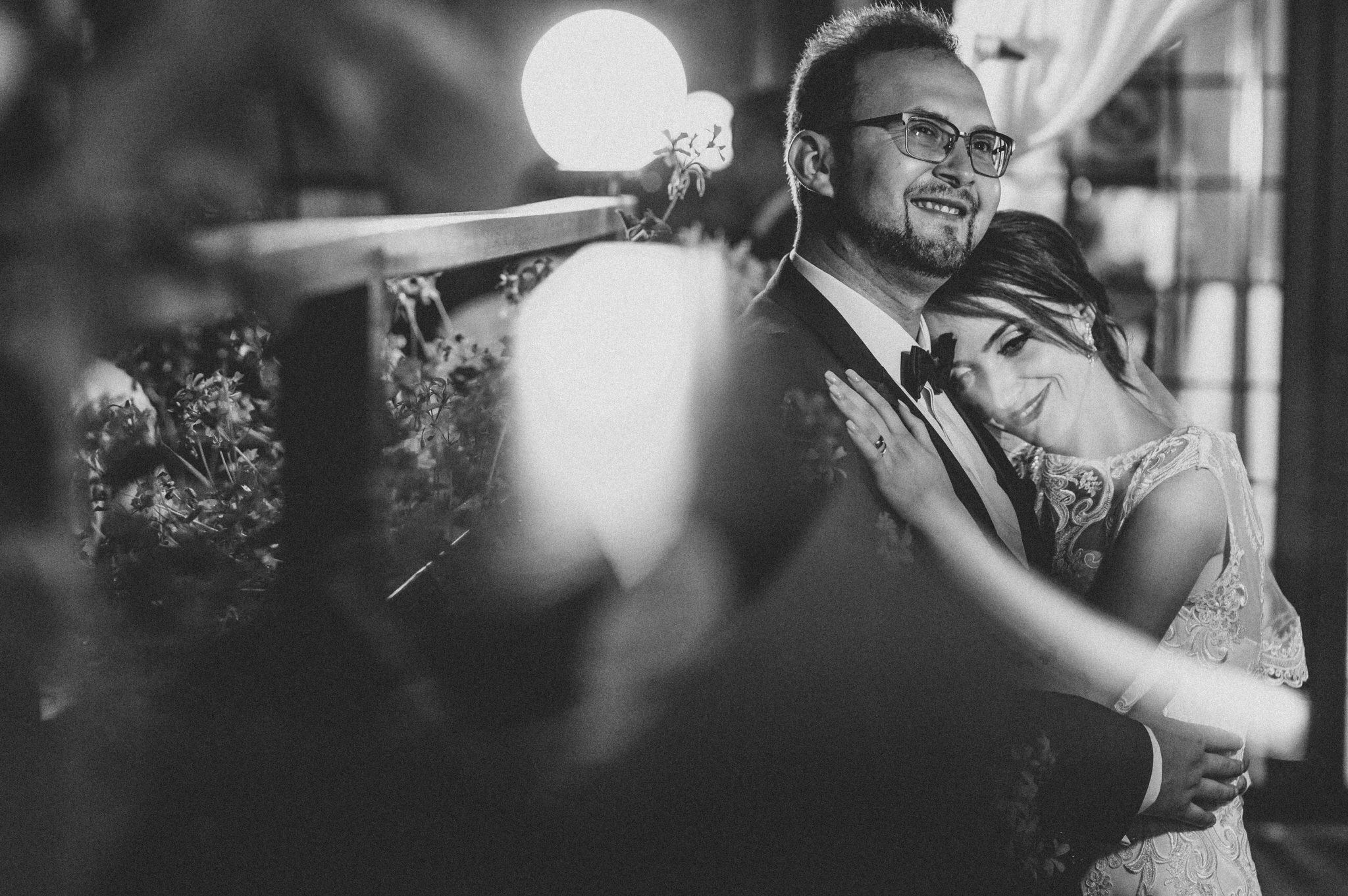 Fotograf profesionist de nuntă. Cu o abordare creativă și tehnici unice, spunem povestea voastră prin imagini pline de iubire și naturalețe. Descoperă arta fotografiei de nuntă . Fotograf Iasi, fotograf de nunta Suceava. Fotografii de nuntă. Pachet fotografii de nuntă. Fotograf Iasi, fotograf Suceava, fotograf Botosani, fotograf Romania. Servicii foto nuntă. Servicii foto-video.