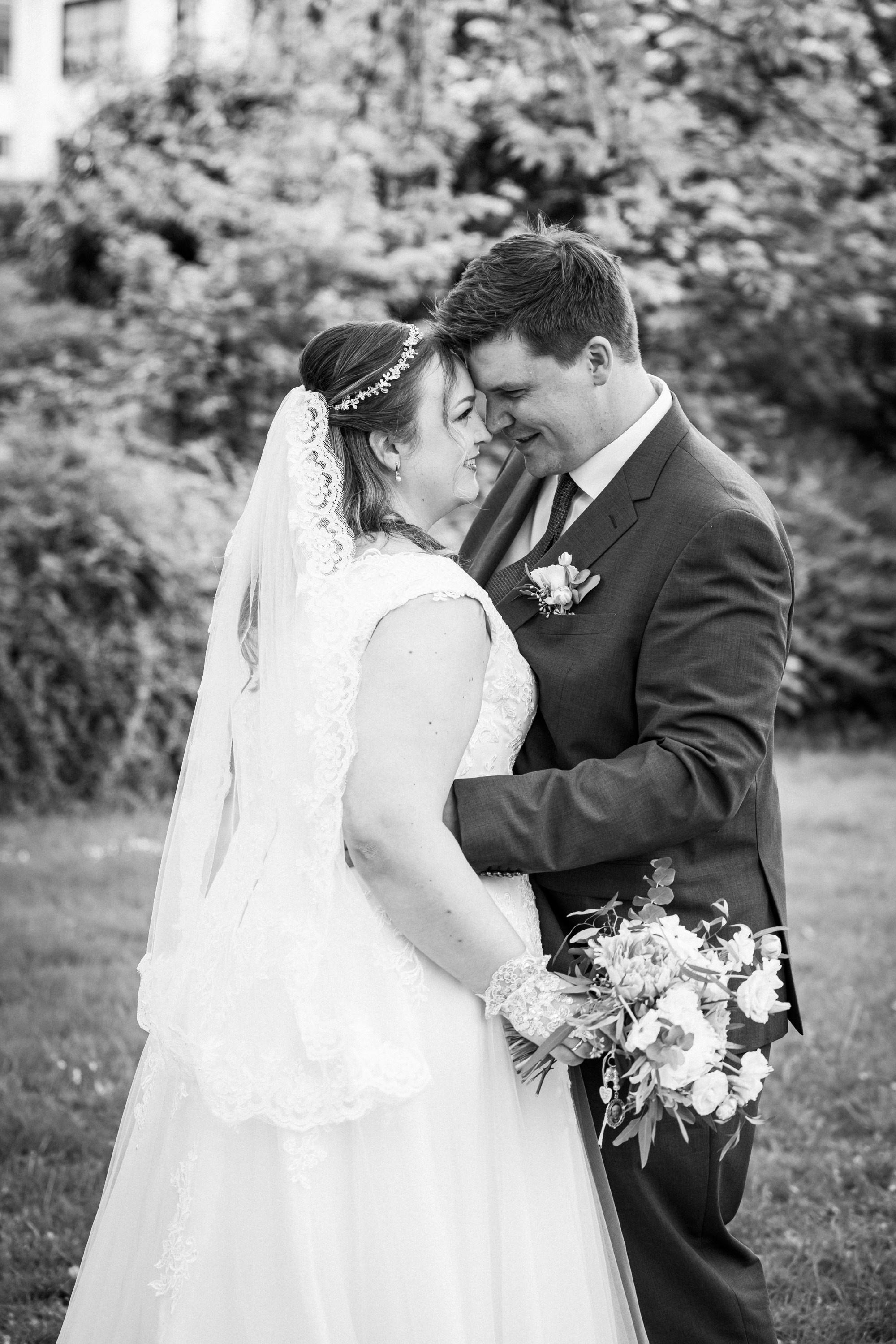 Kirchliche Trauung in Oerlinghausen. Hochzeitfotograf in Bielefeld