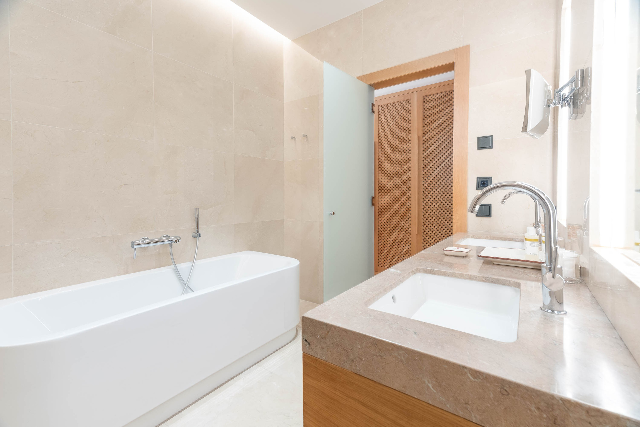 Fotografía comercial de habitaciones en Hotel Son Claret. Mallorca Wedding, Corporate & Social Photographer