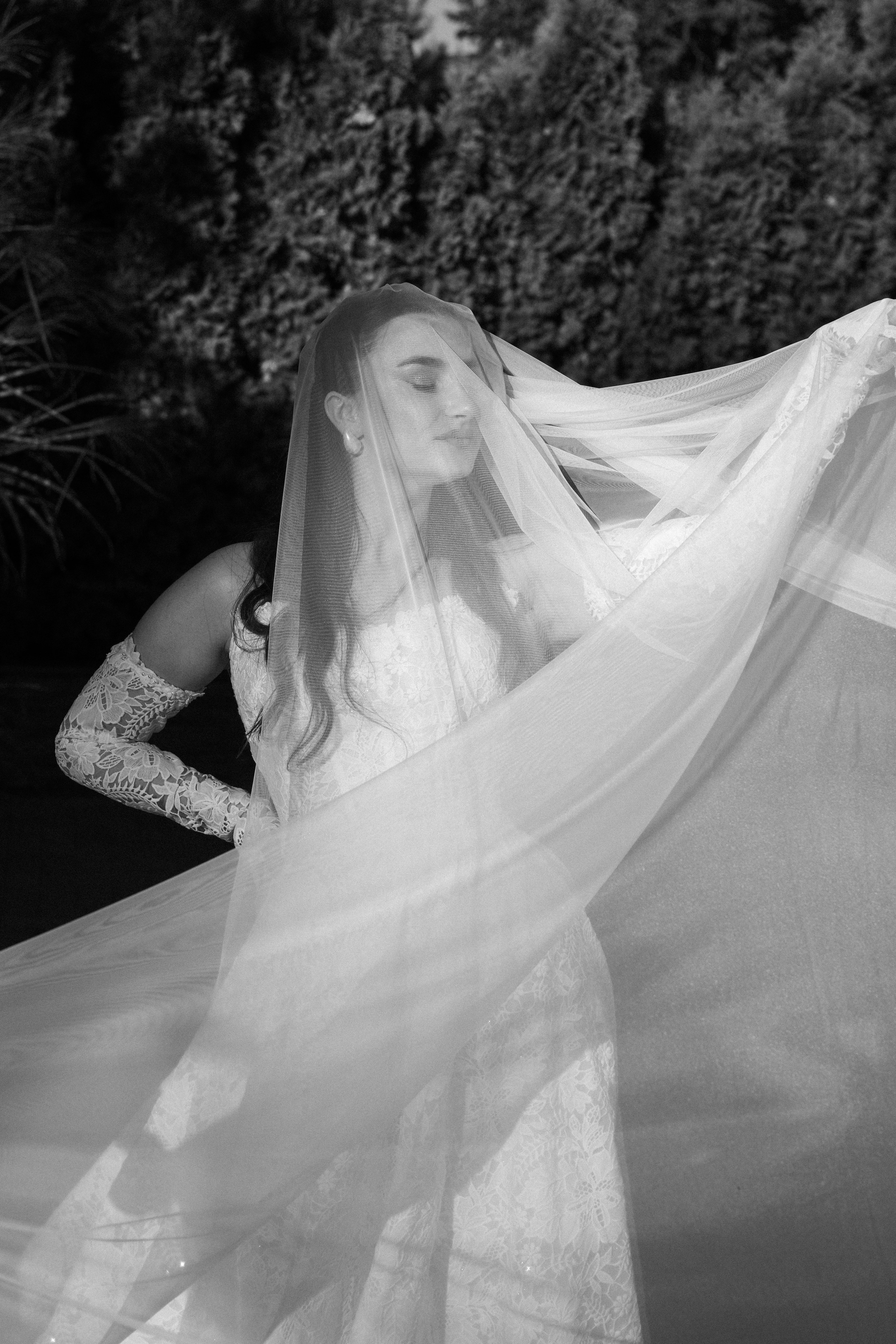 LOU Studio - Vasile & Maria. Servicii foto-video!