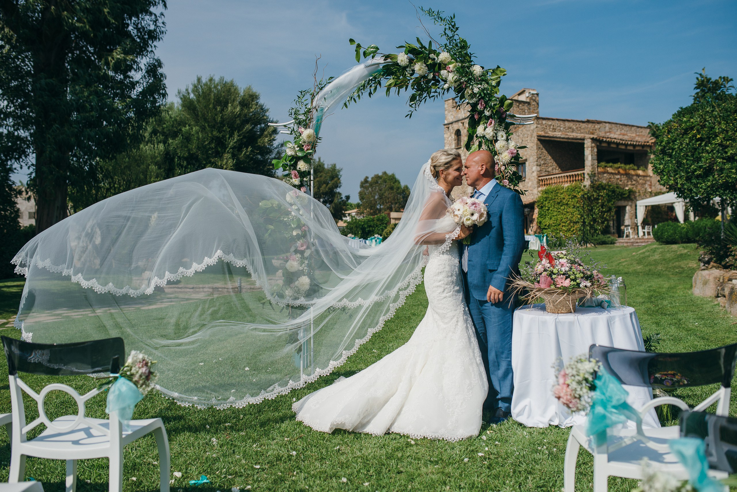 Boda de Aleksandr&Julia en Mas Falet 1682. Fotógrafo profesional Bilbao