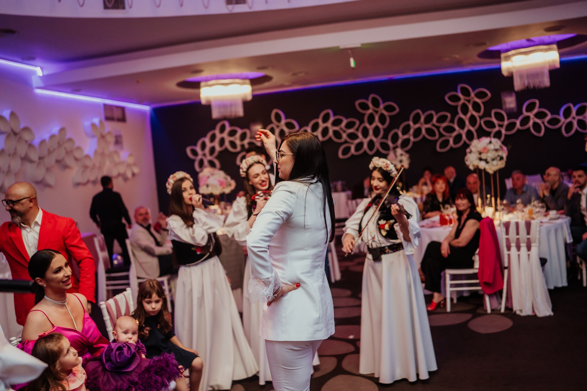 Fotografii de Botez Pline de Emoție pentru Sasha și Familie