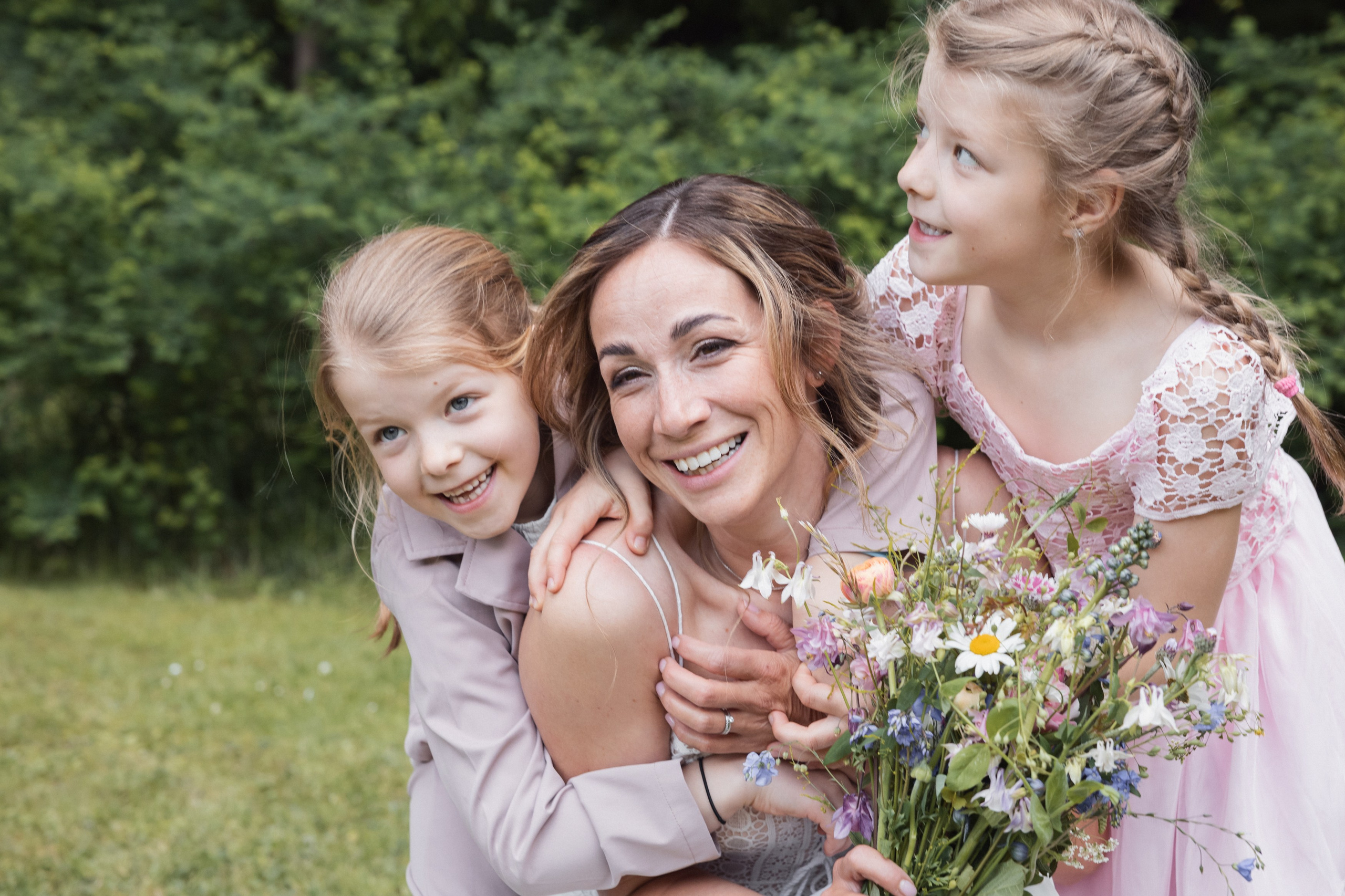 Bride and Groom Photoshoot. Lifestyle and Family Photographer in Pisek Oxana Telupilova