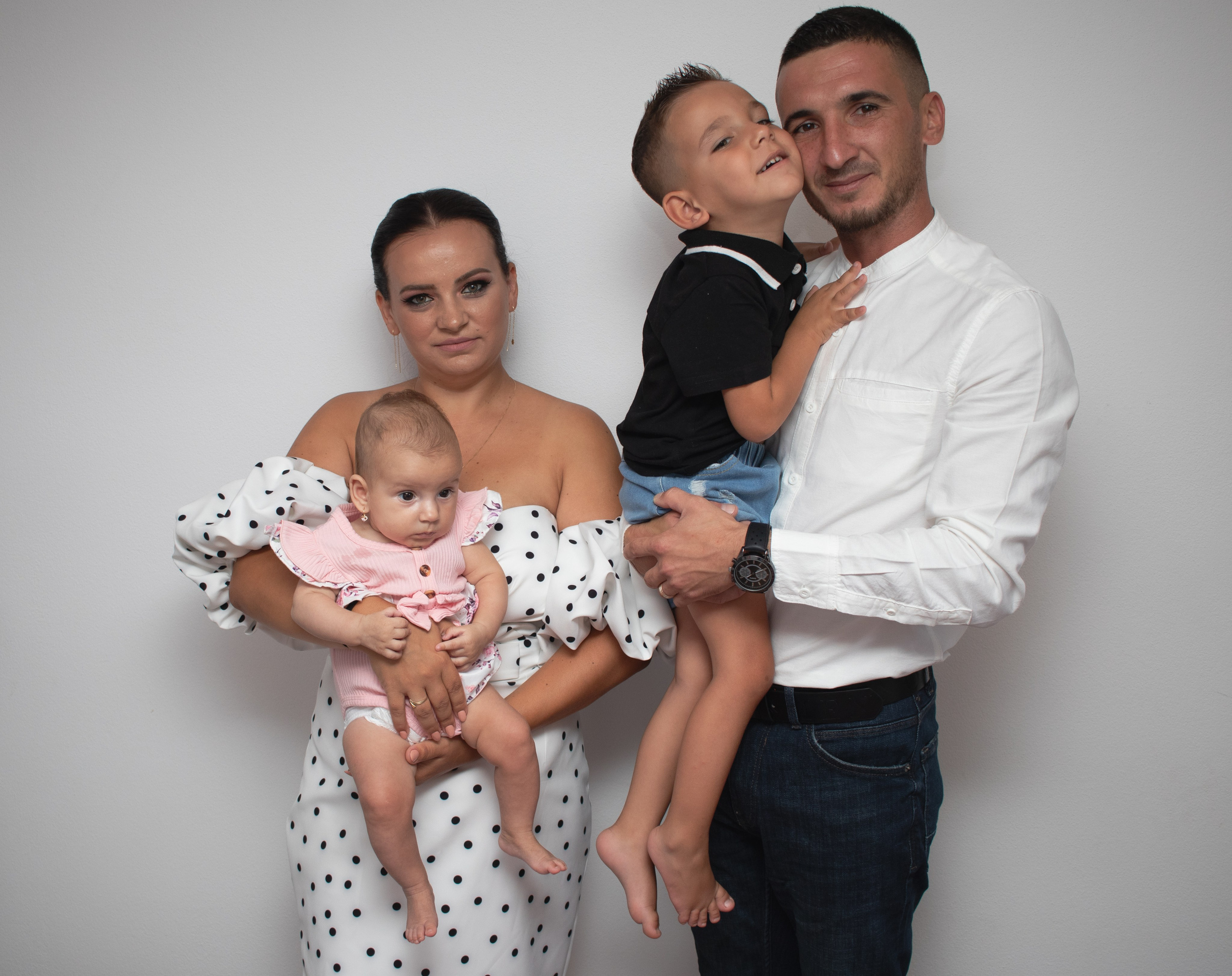 Ariana. Fotograf si videograf — evenimente si studio