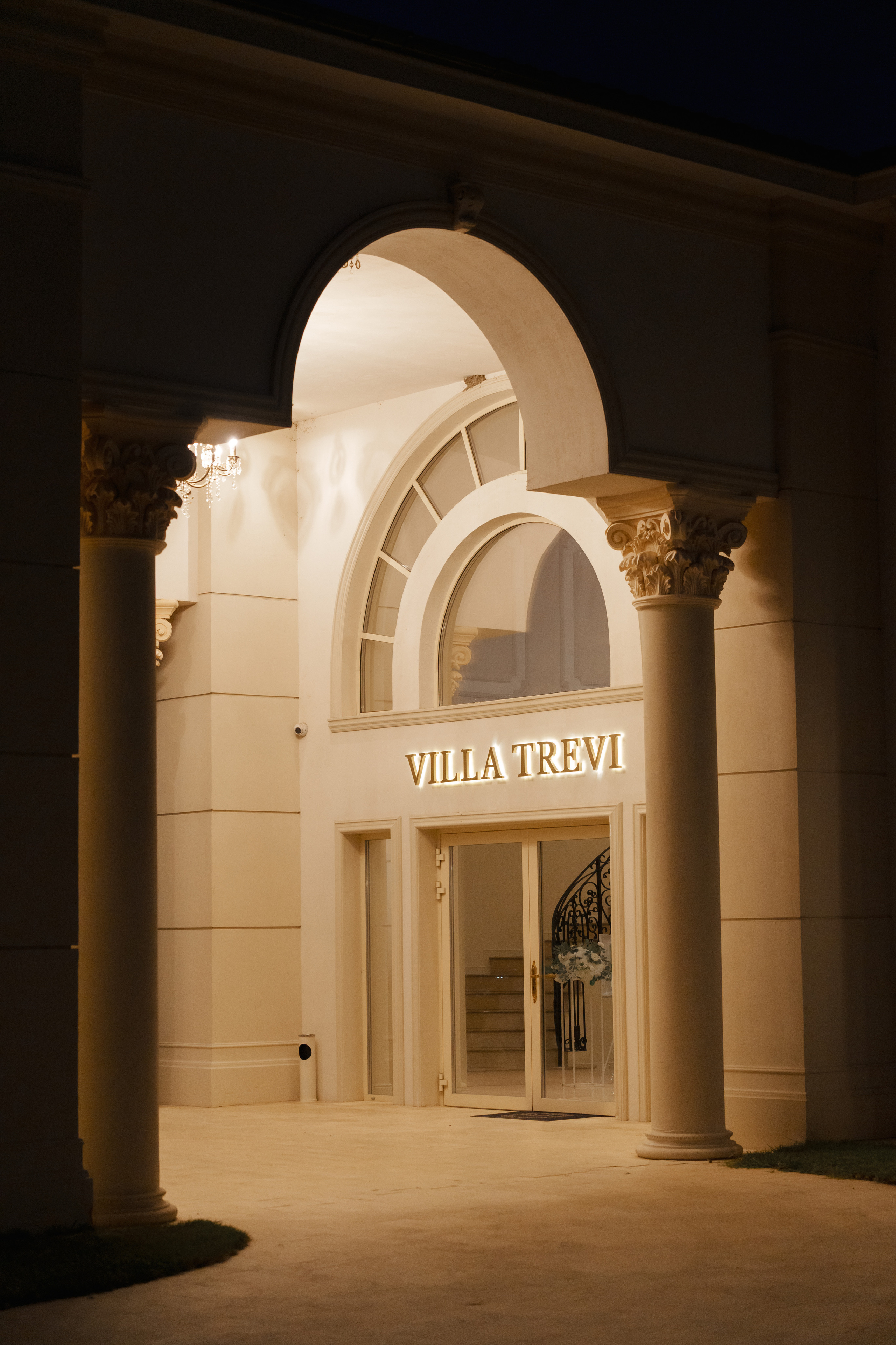 Villa Trevi Wedding near Timisoara. Wedding photographer and videographer based in Timisoara, Romania