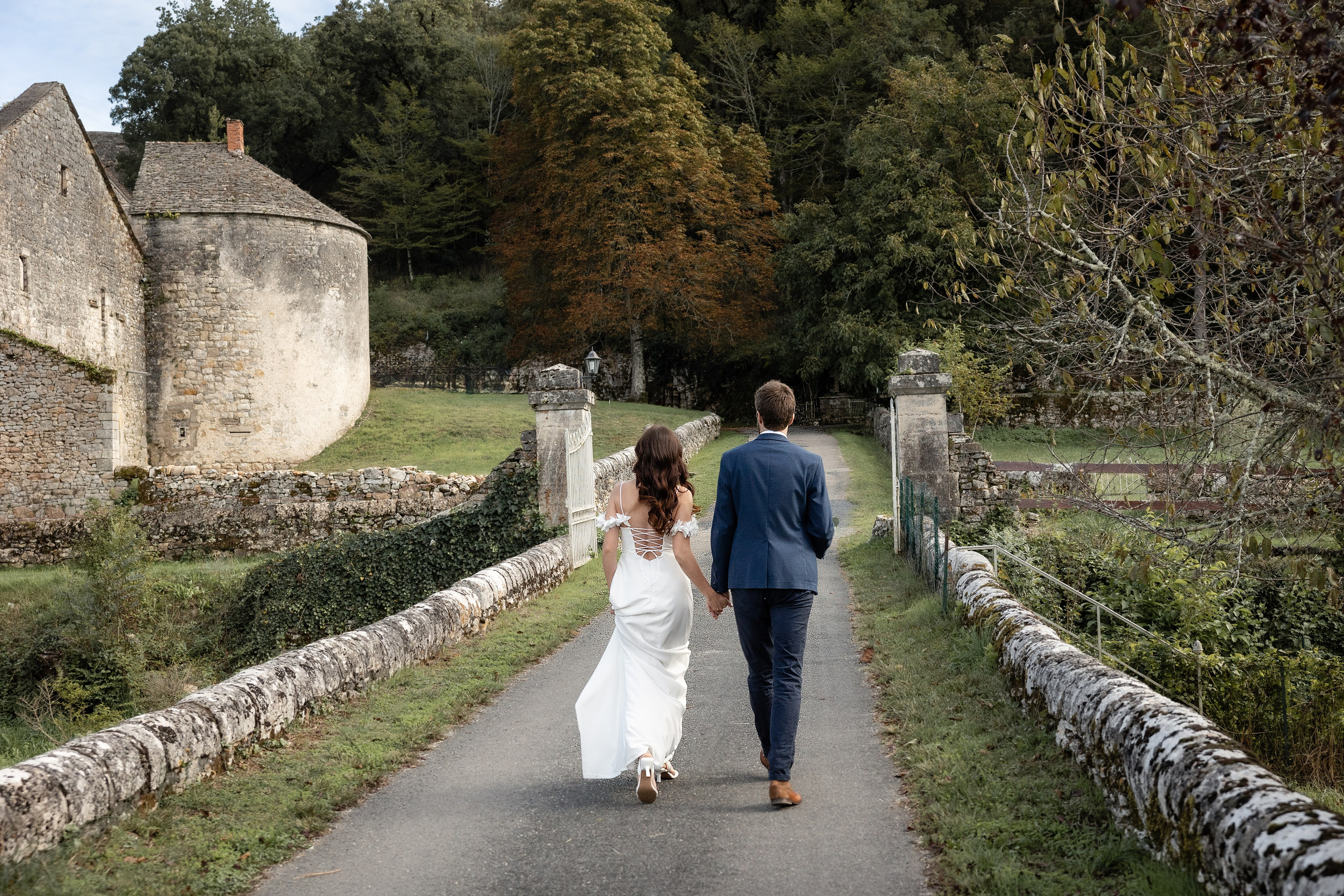 Mariage au château français. Elopement au Château de Cénevières. Eugénie Smirnova — Photographe à Toulouse et dans le Sud-Ouest
