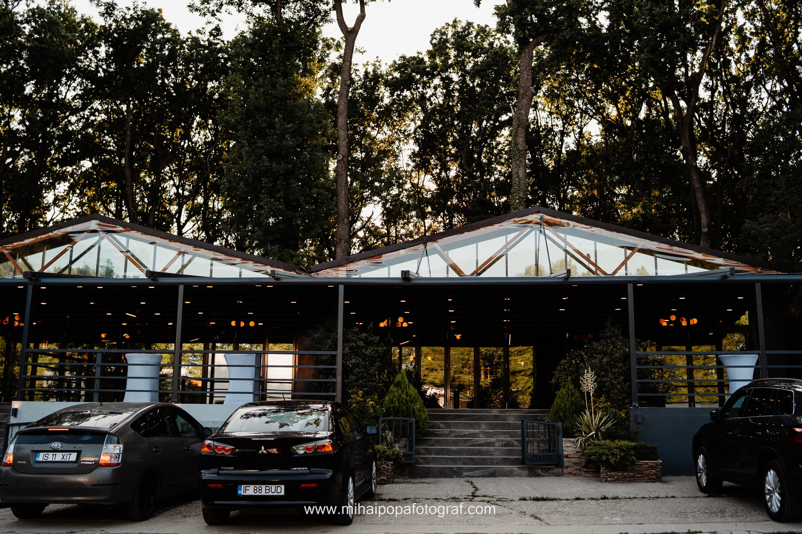 Fotograf de nuntă la Cernica Events | Mihai Popa Fotograf. Fotograf Nuntă & Botez București - Mihai Popa | Dincolo de oameni, imortalizez emoții!