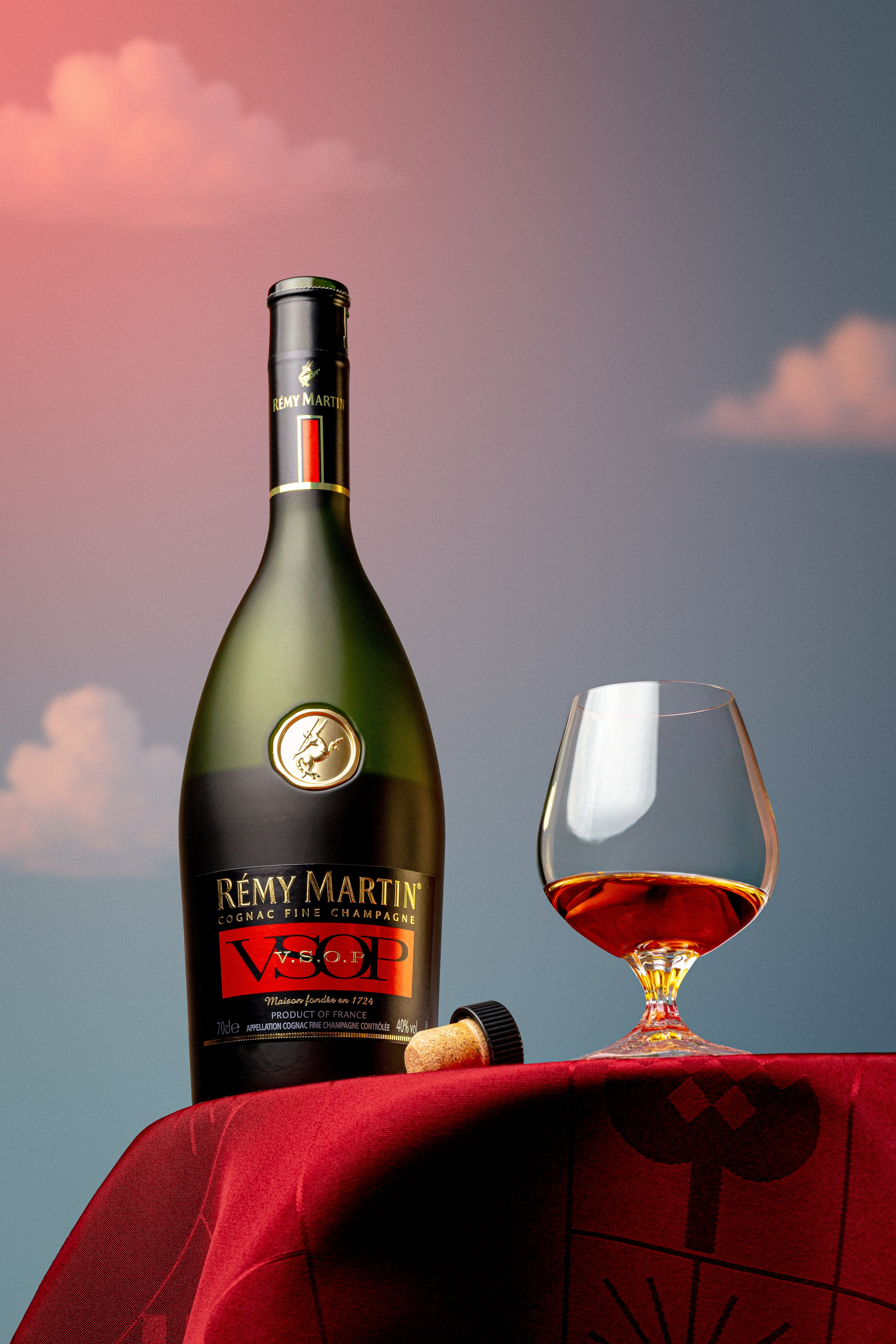 Dmitrii Cretu l Commercial & Product Photography