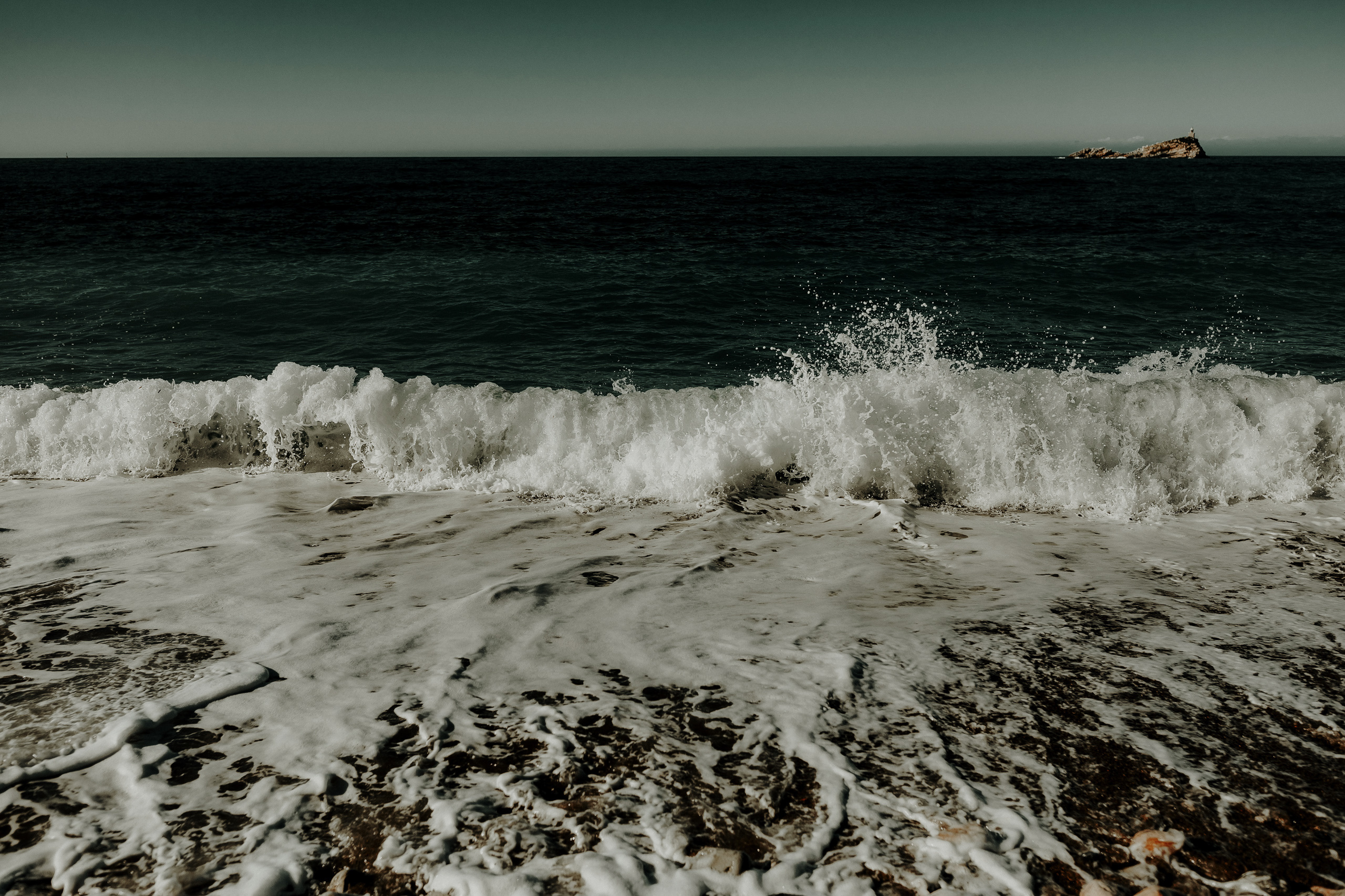 Dragoste pe val de mare -Insula Elba-. Servicii Foto Video în Chișinău și Europa ID-Brothers