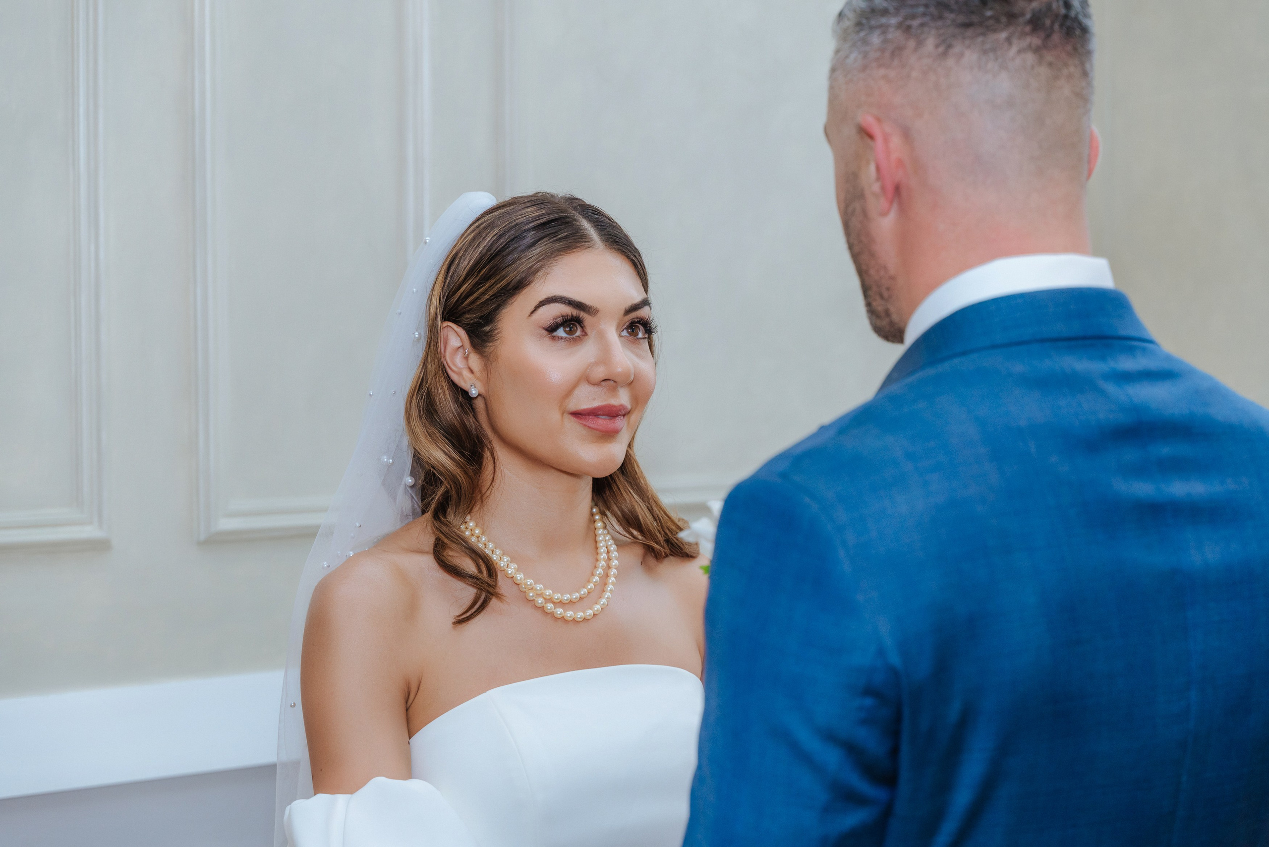 Civil ceremony at Chelsea Old Town Hall,  Wedding in Chelsea, Wedding in London,  wedding photographer in Chelsea, wedding photographer in London