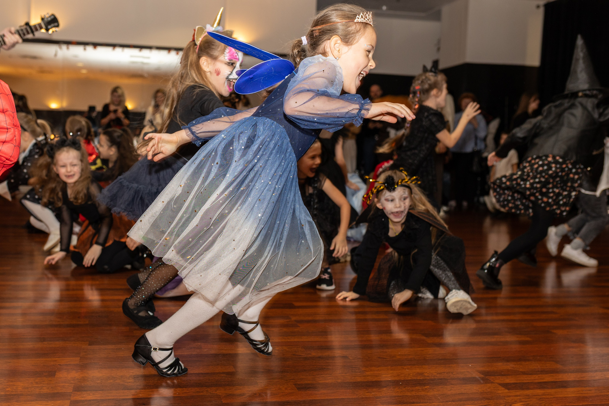 Leo dance studio Helloween 2025. Семейный и детский фотограф в Варшаве Мила Бобровская