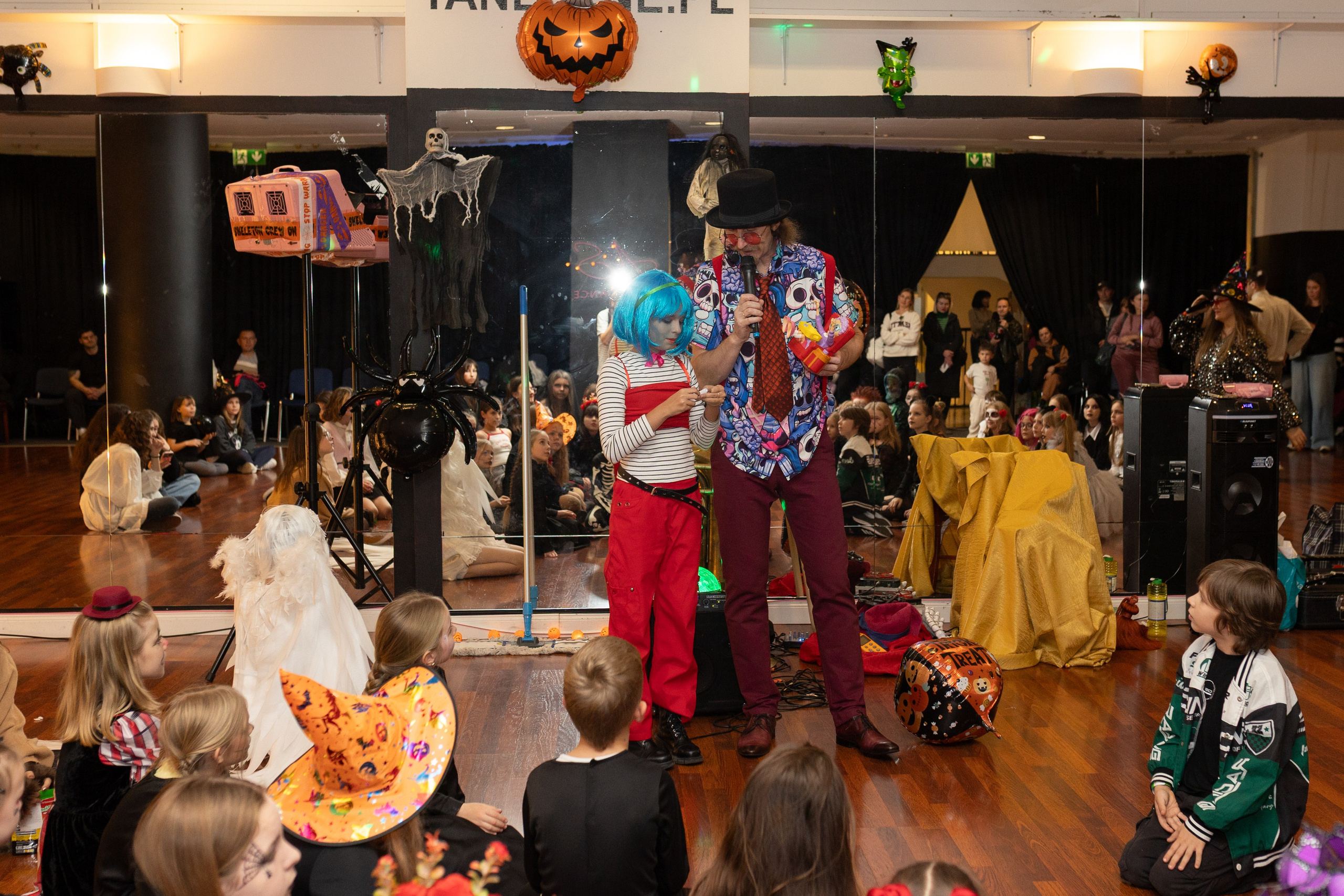 Leo dance studio Helloween 2025. Семейный и детский фотограф в Варшаве Мила Бобровская