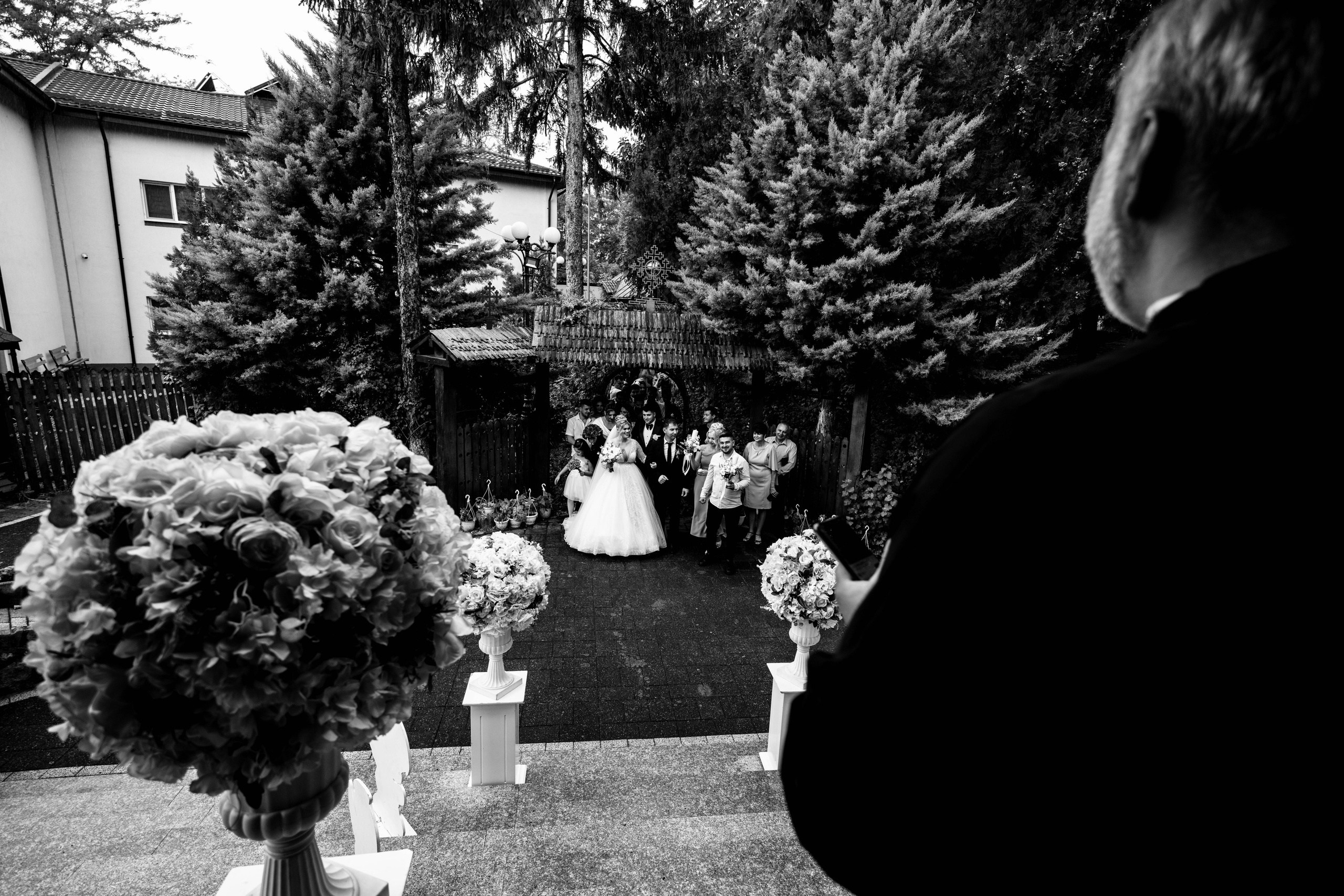 Andreea, Damian si Aris. Acasă