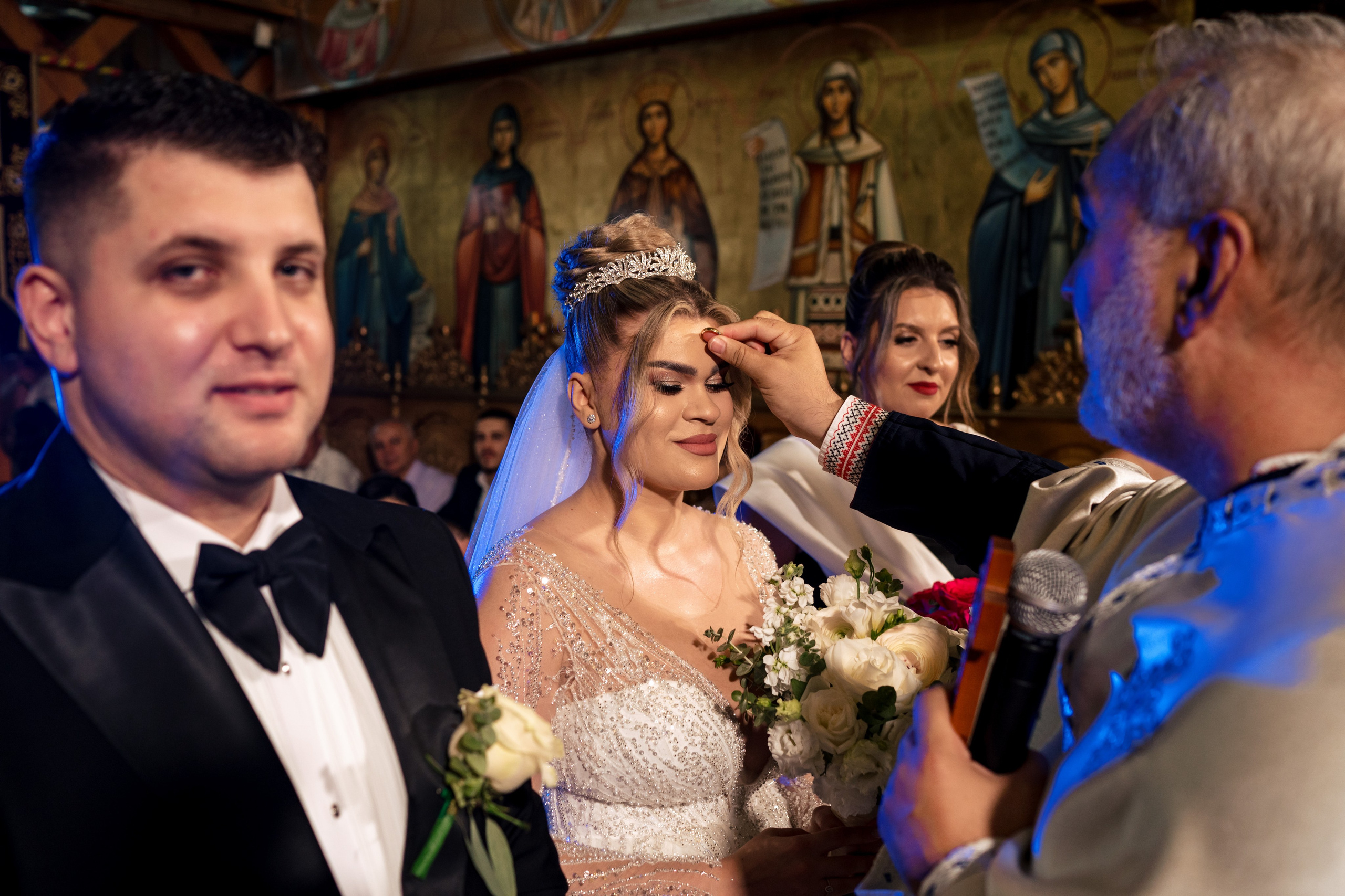 Andreea, Damian si Aris. Acasă