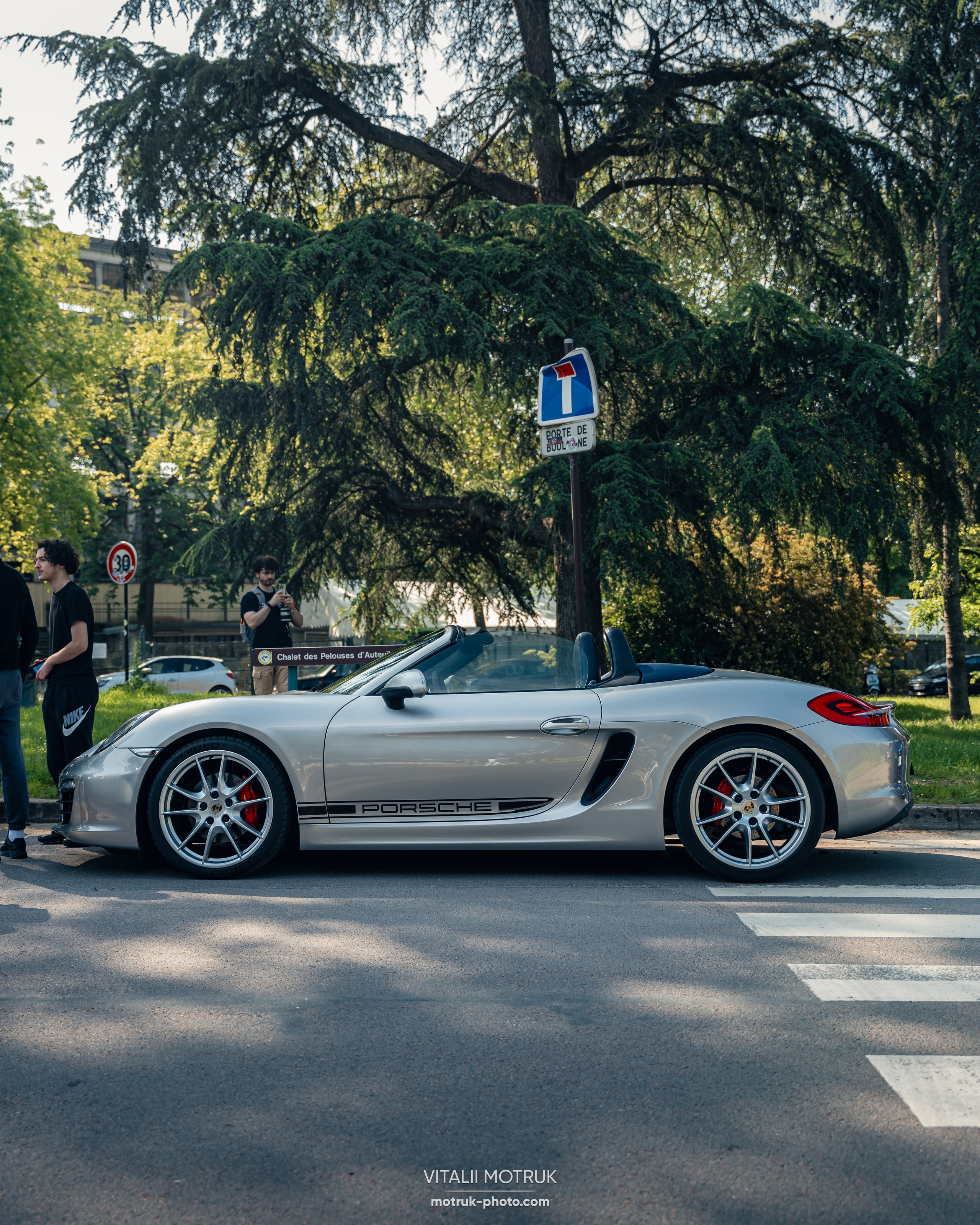 Rassemblement Auteuil 20 mai 2024. Photographe de voitures à Paris — Vitalii Motruk