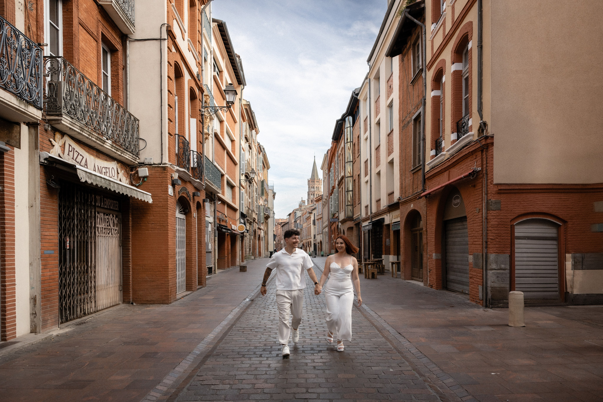 Engagement love Story in Toulouse. Eugénie Smirnova — Photographe à Toulouse et dans le Sud-Ouest