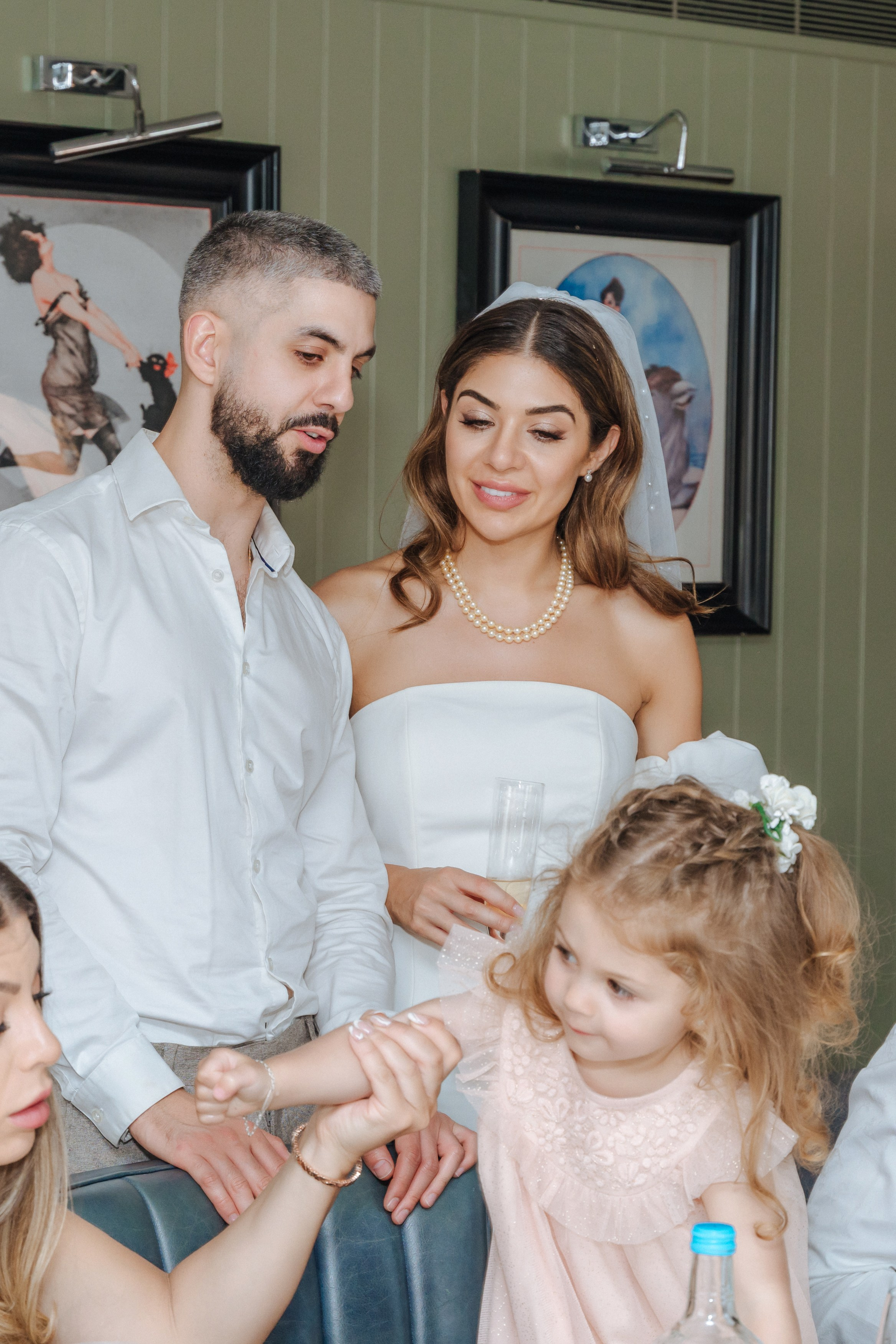 Civil ceremony at Chelsea Old Town Hall,  Wedding in Chelsea, Wedding in London,  wedding photographer in Chelsea, wedding photographer in London