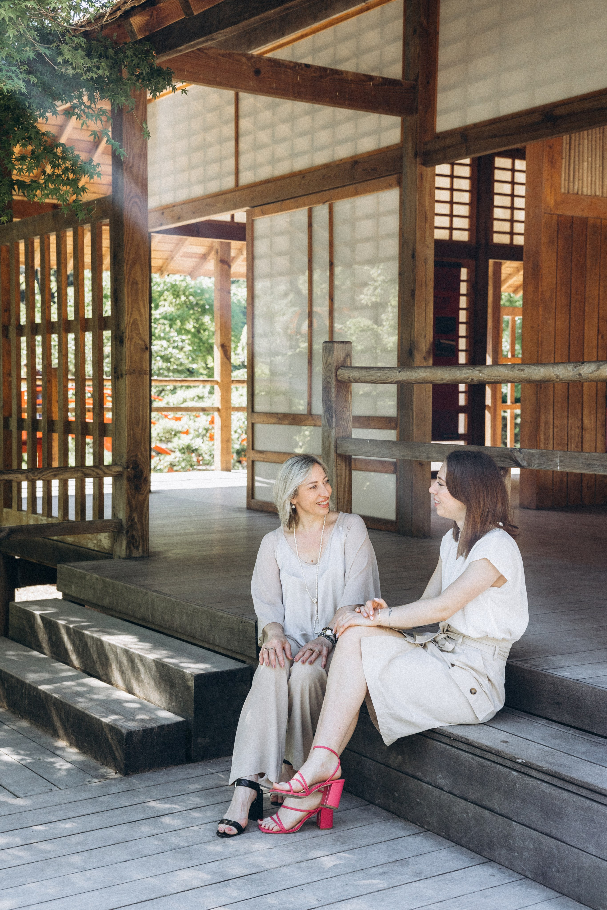 Mother-daughter photoshoot at Jardin Japonais de Toulouse. Eugénie Smirnova — Photographe à Toulouse et dans le Sud-Ouest