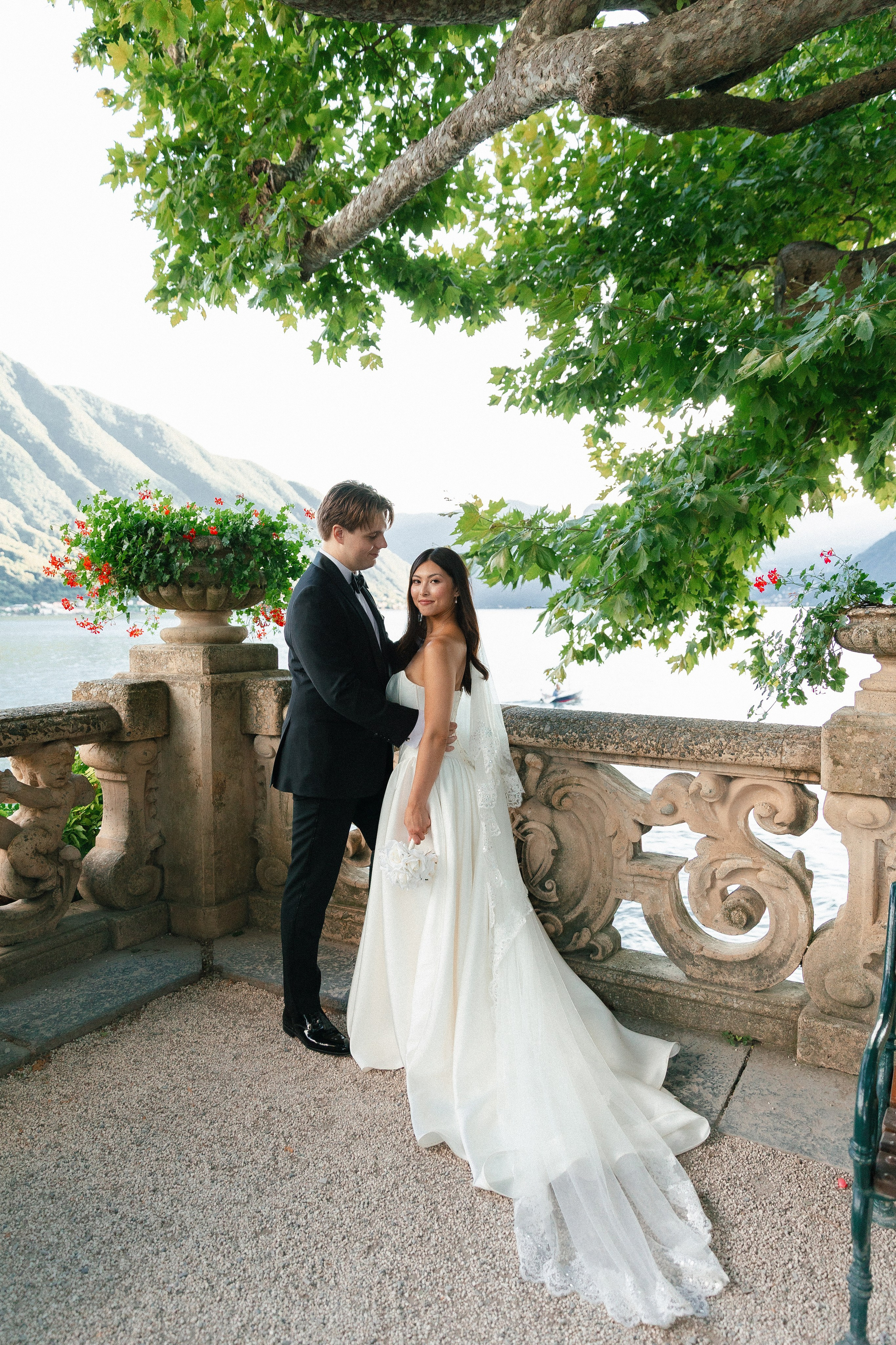 Lily & Zach, Villa del Balbianello. Photographer in Italy Anna Linnik