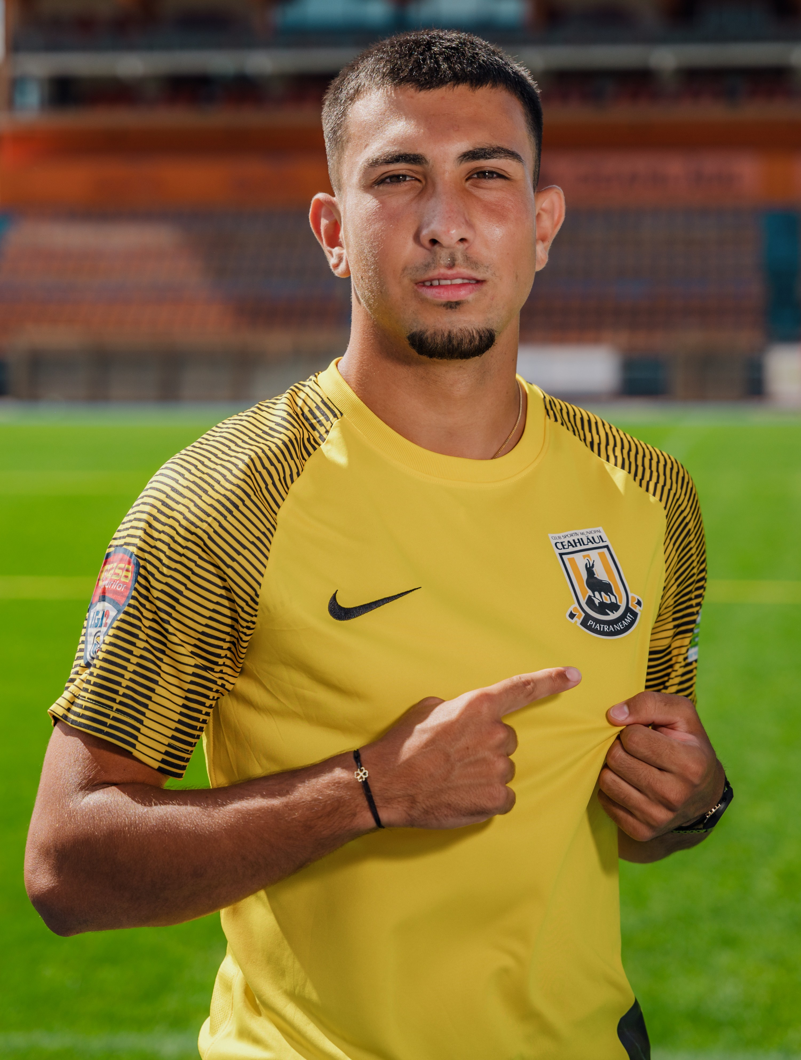 Folha. Dragosbaciuartphotographer