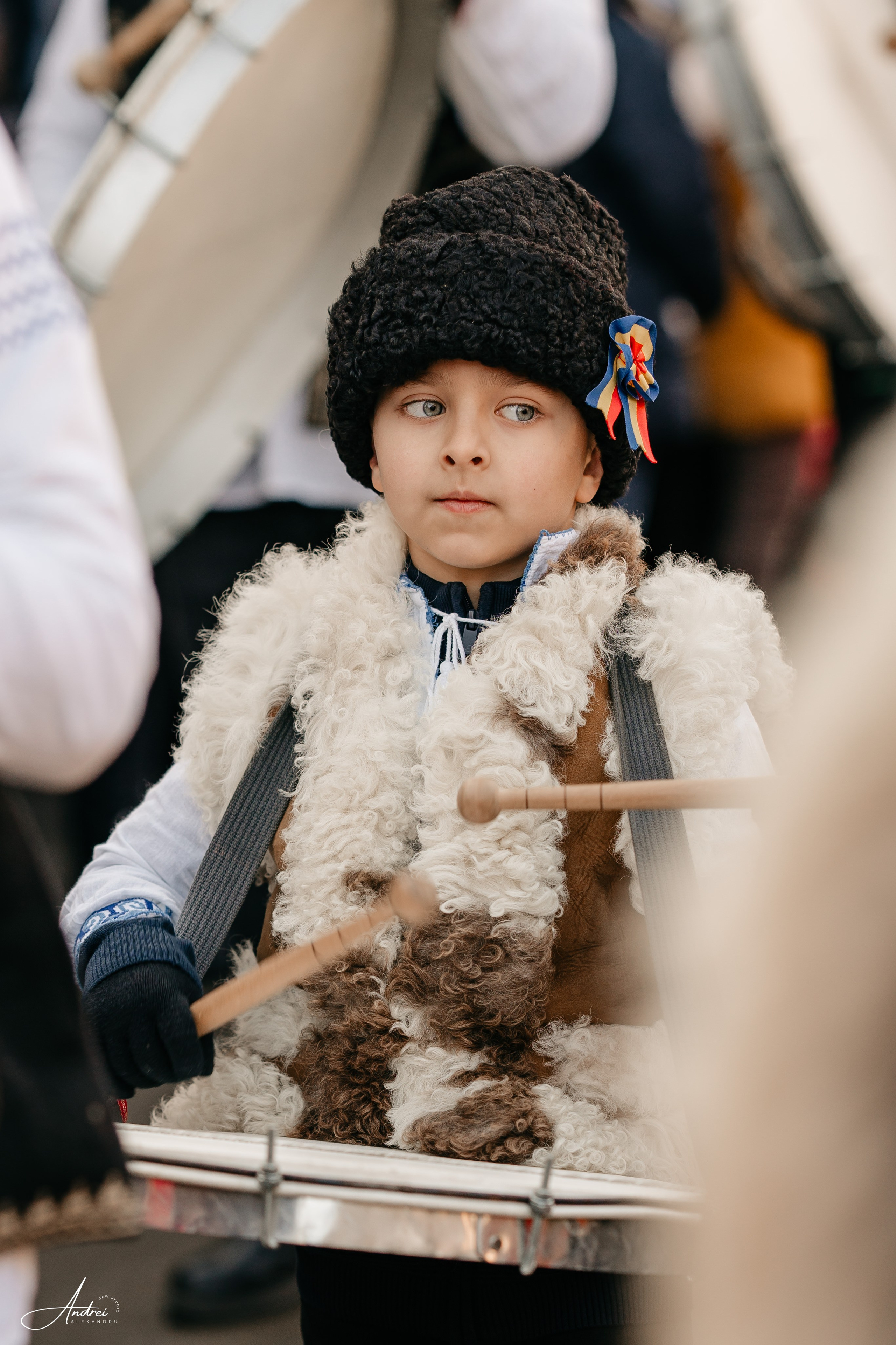 Ediția a XXVII-a a Festivalului de Datini și Obiceiuri Strămoșești Comănești. Raw Studio. Fotograful tau de nunta!
