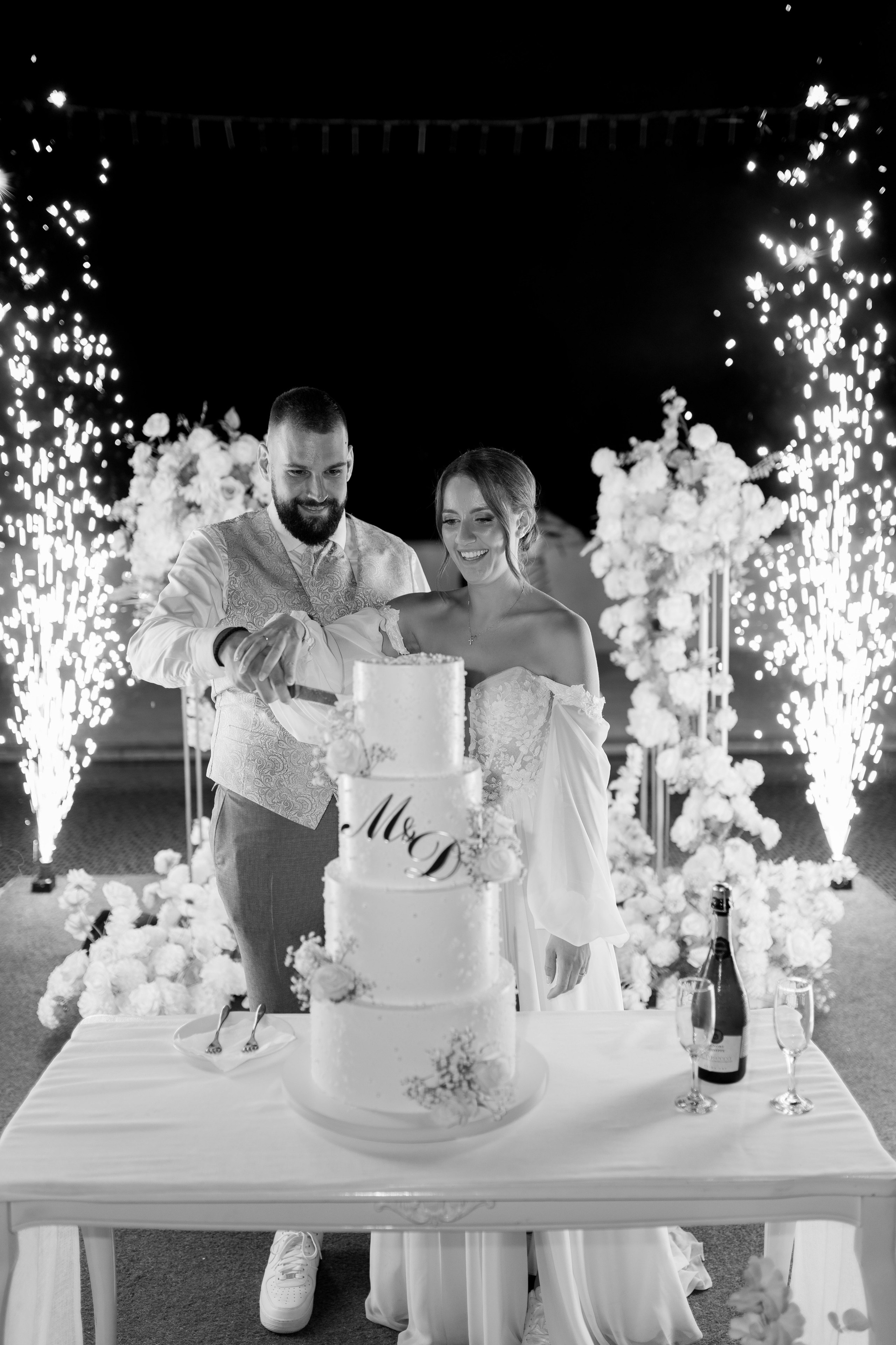 M&D|Between City Lights and Hidden Oasis. Black Sheep Produkcija| Wedding Photography and Wedding Films, based in Kragujevac, Europe / Fotograf i videograf, Kragujevac, Srbija