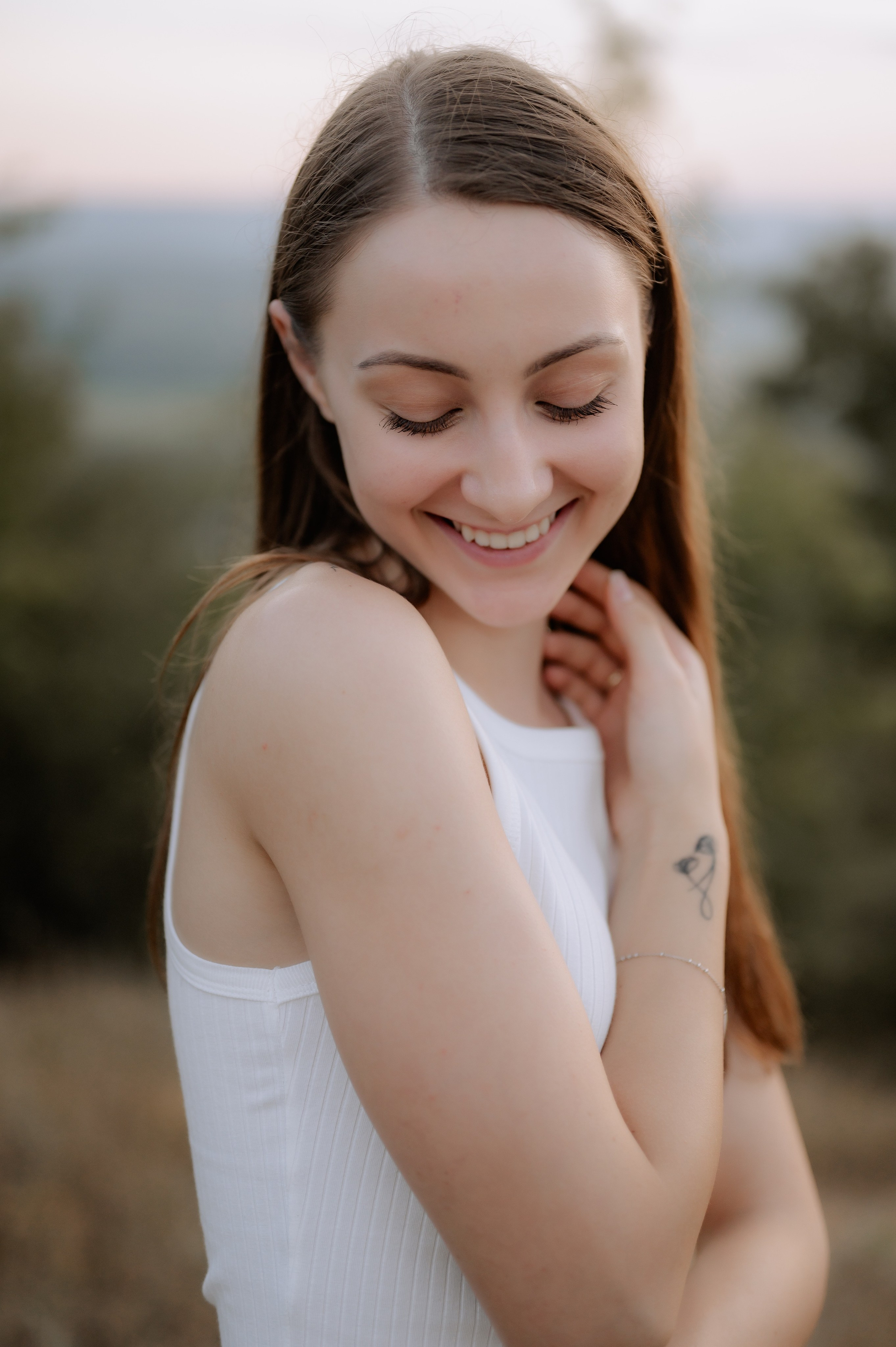 Sedinta foto in natura la apus. Proud Vision Weddings | Wedding Photography & Film — Servicii profesionale Foto Video Nunta Iasi