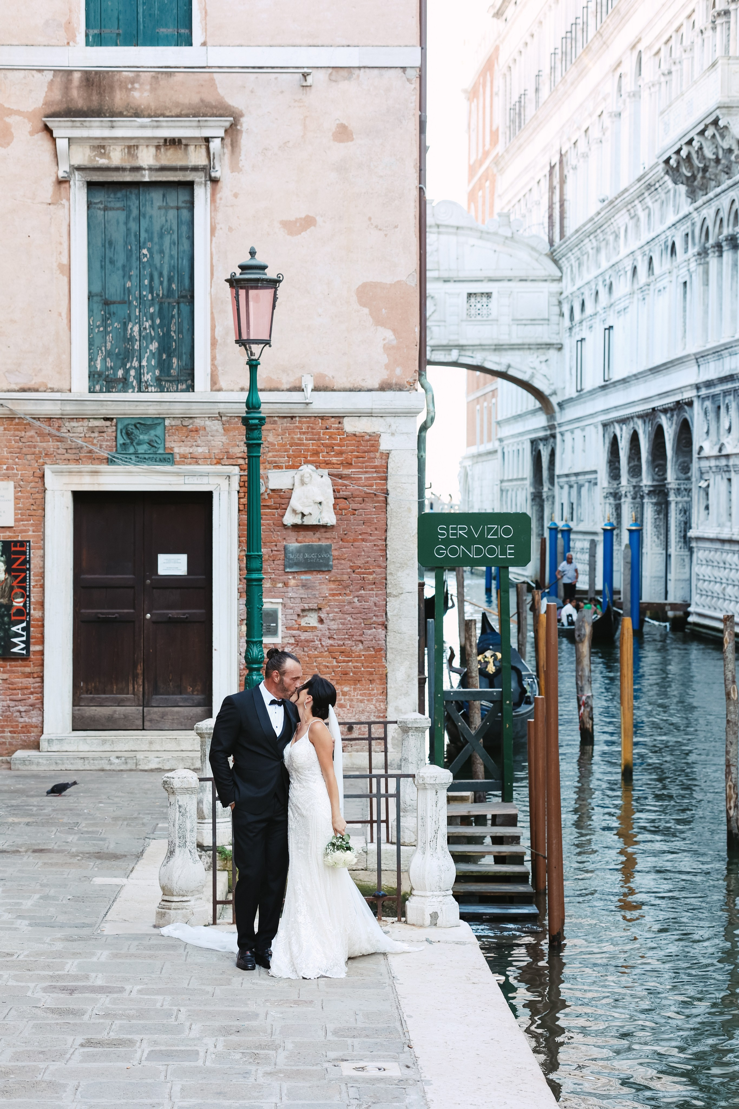 Canadian Elopement in Venice. Photographer in Venice, Viktoria Antonova