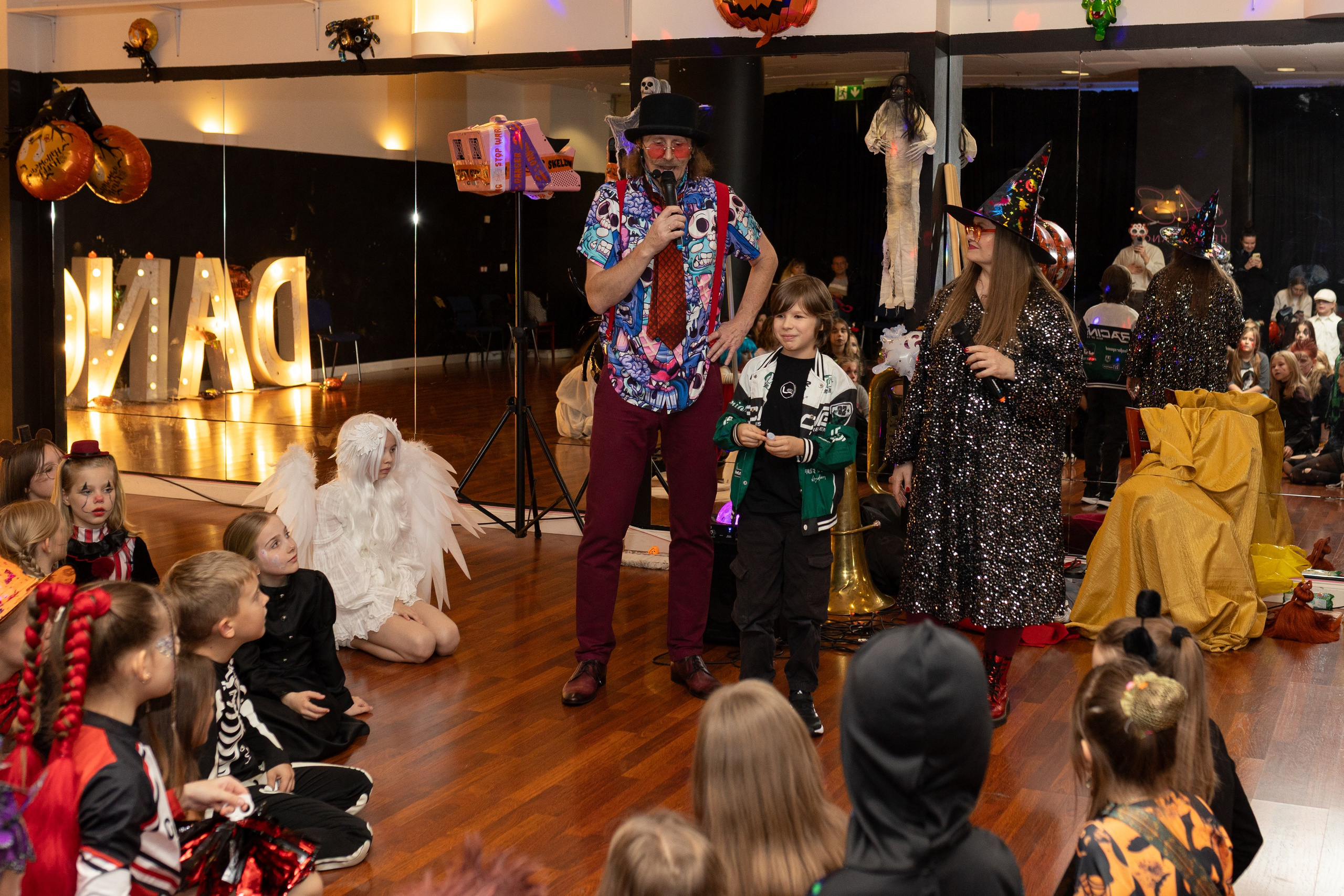 Leo dance studio Helloween 2025. Семейный и детский фотограф в Варшаве Мила Бобровская